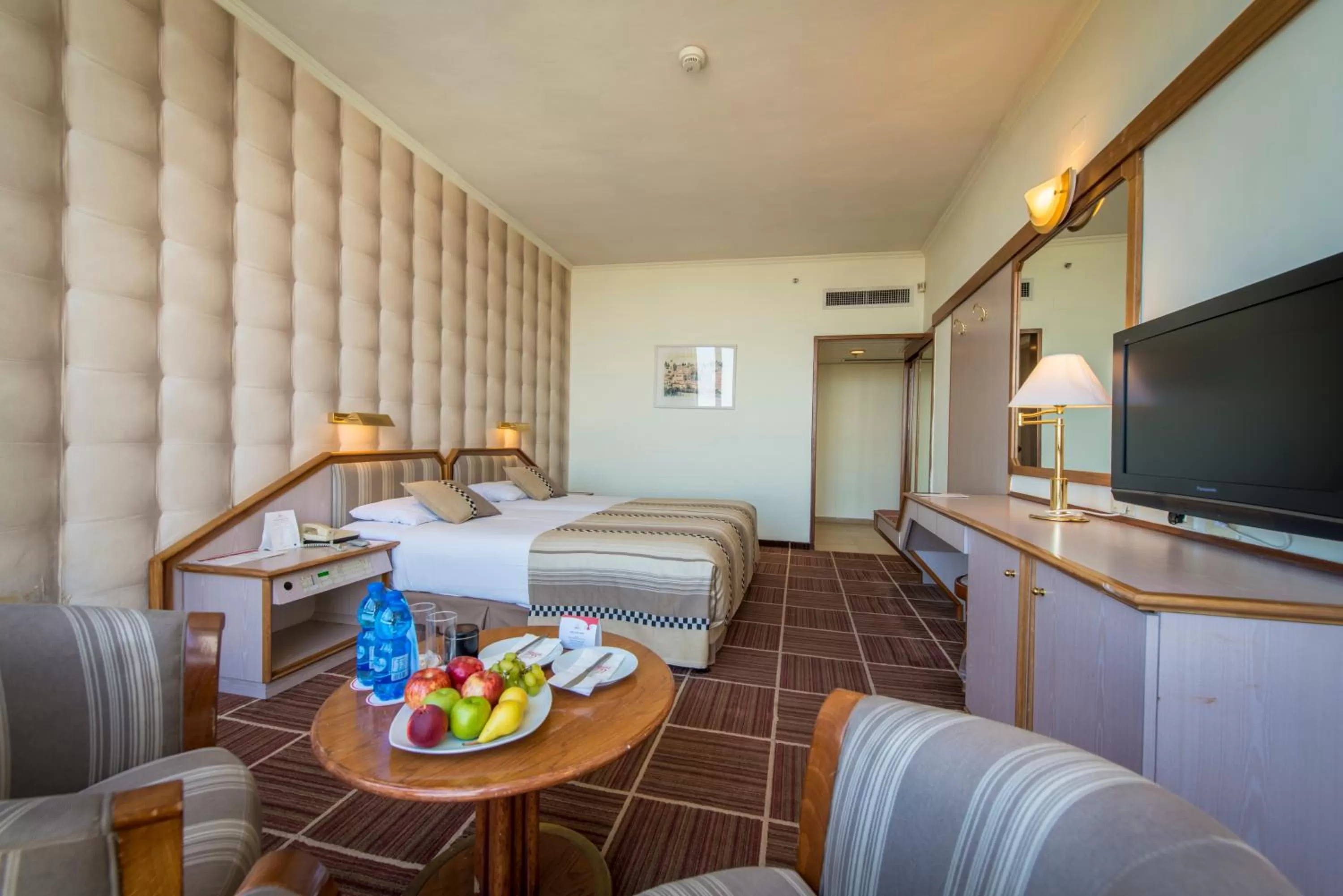 Standard Triple Room in Shalom Jerusalem Hotel