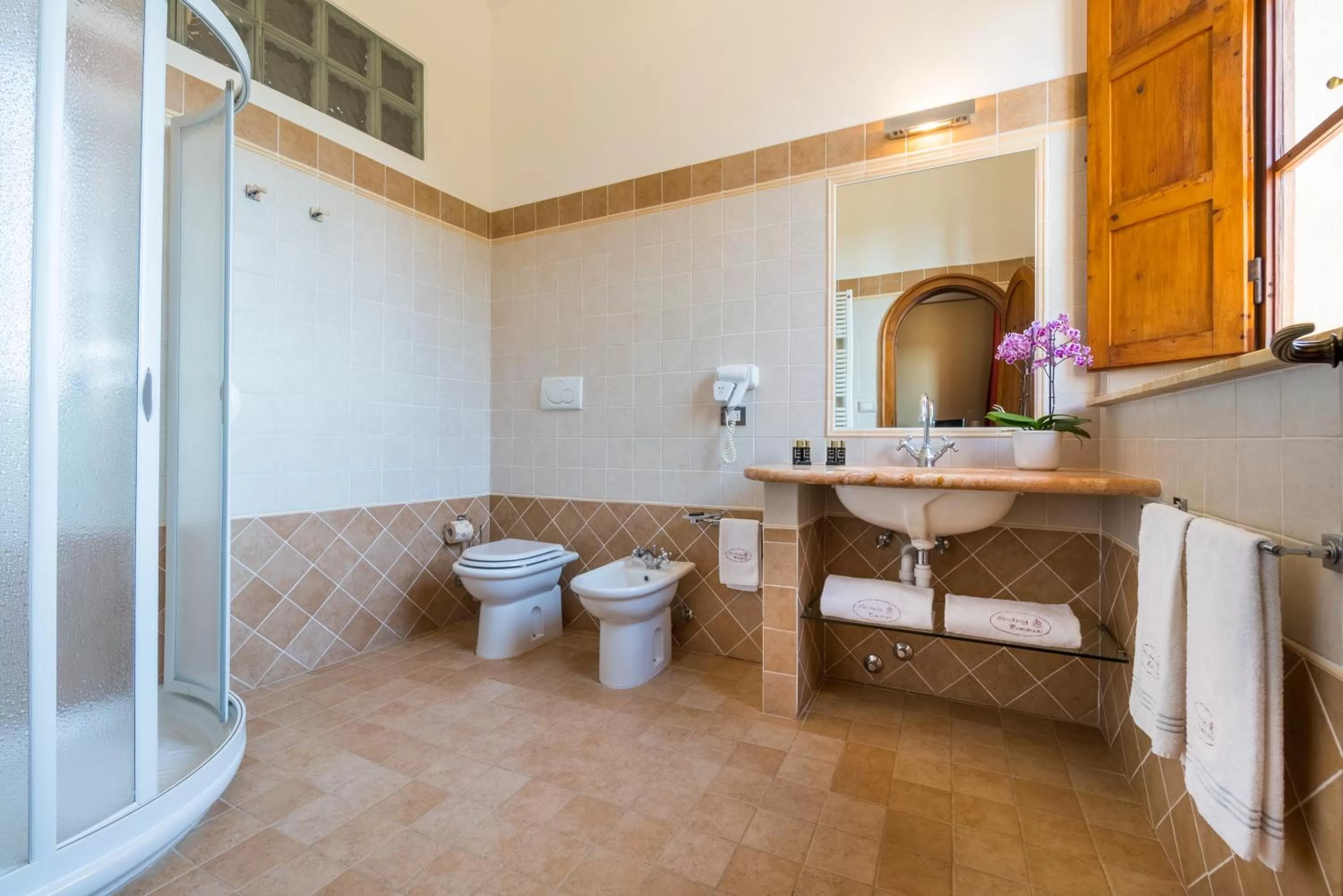 Bathroom in Certosa di Pontignano Residenza d'Epoca - Place of Charme