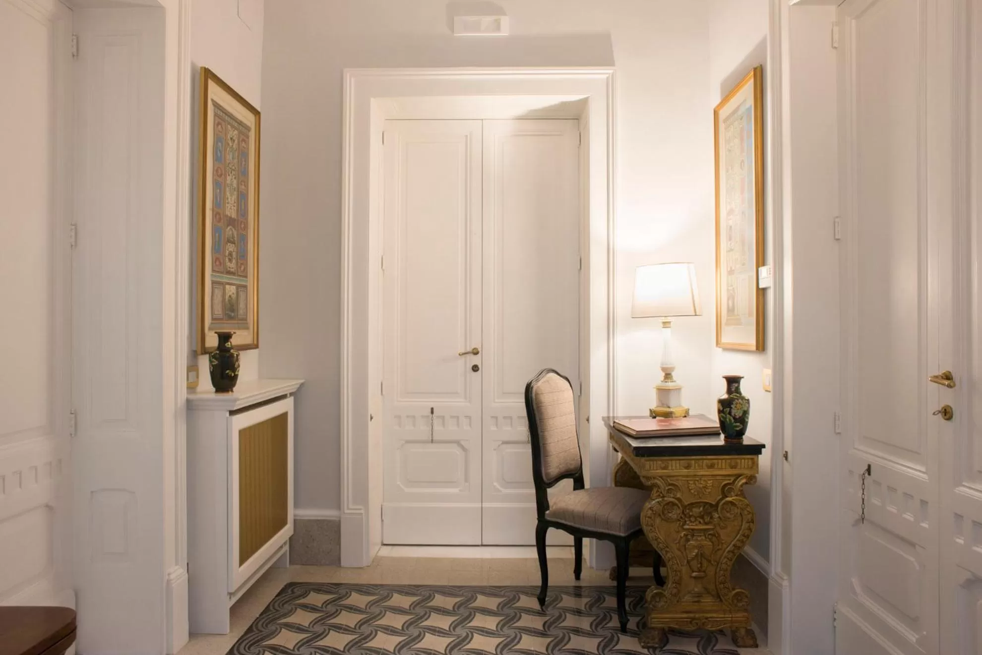 Decorative detail in Vittoria - house of charme