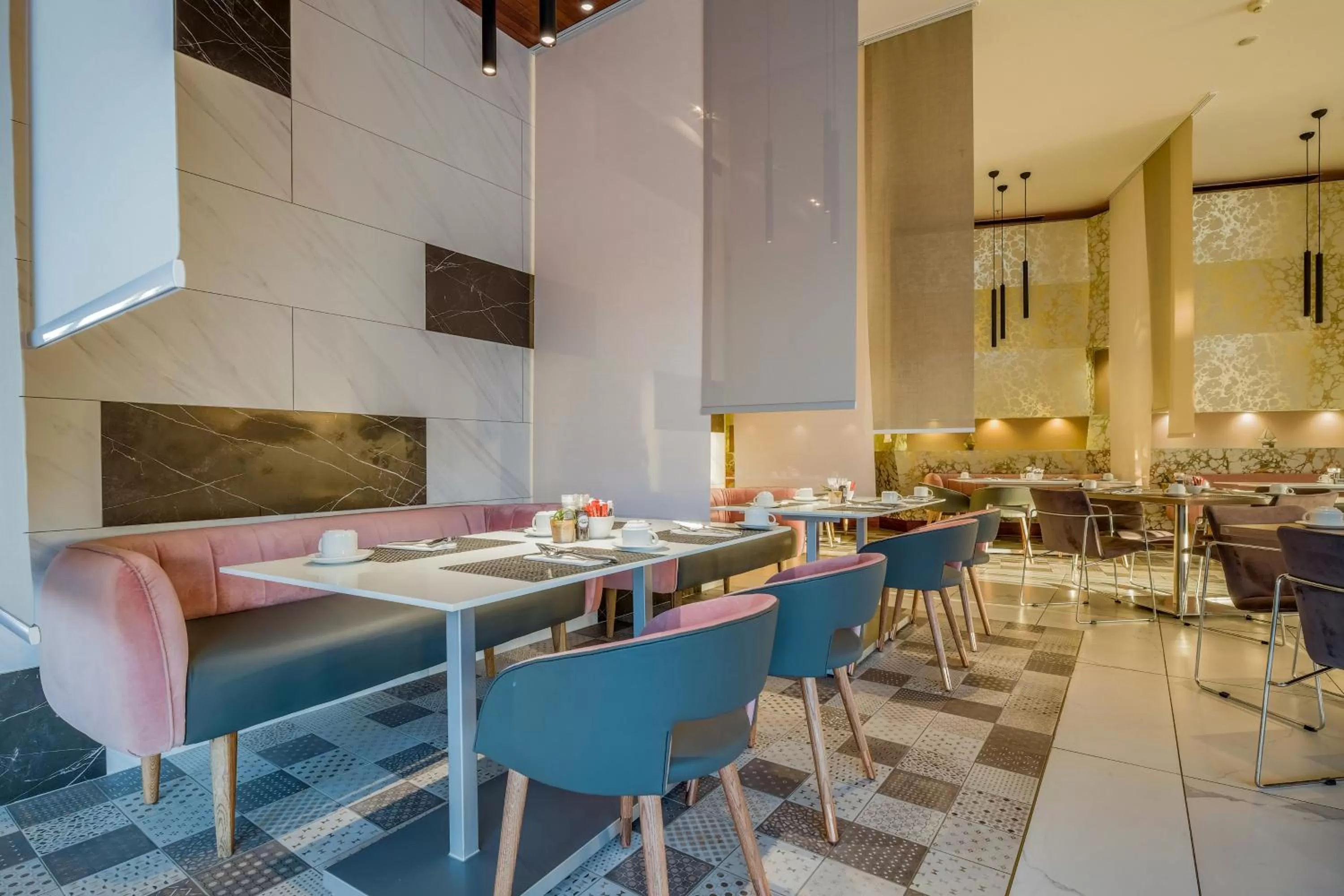 Restaurant/places to eat in Radisson Blu Gautrain Hotel, Sandton Johannesburg