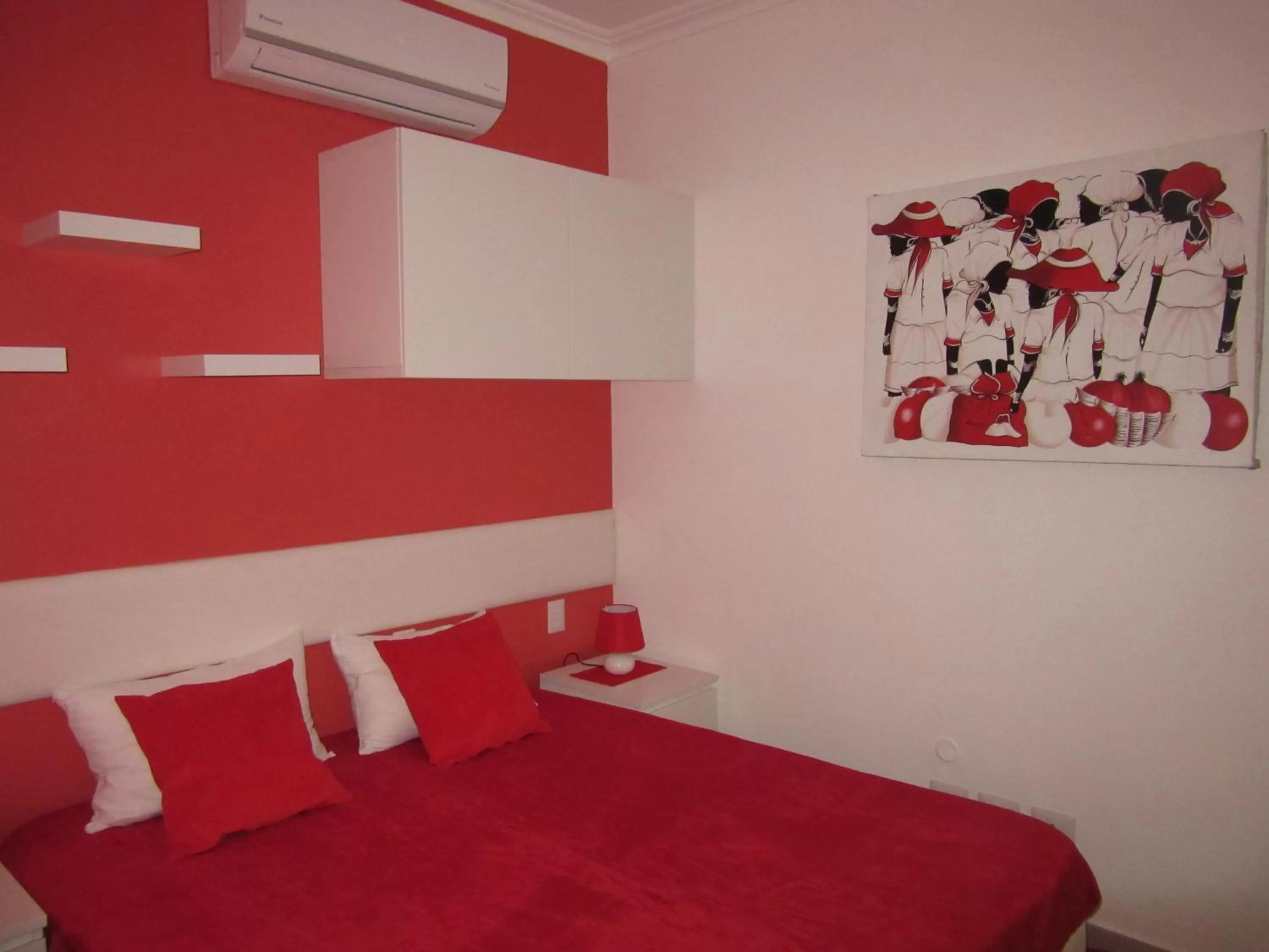 Photo of the whole room, Bed in Coral Village - "Caribbean Cocktails" Deluxe Suites & Pool