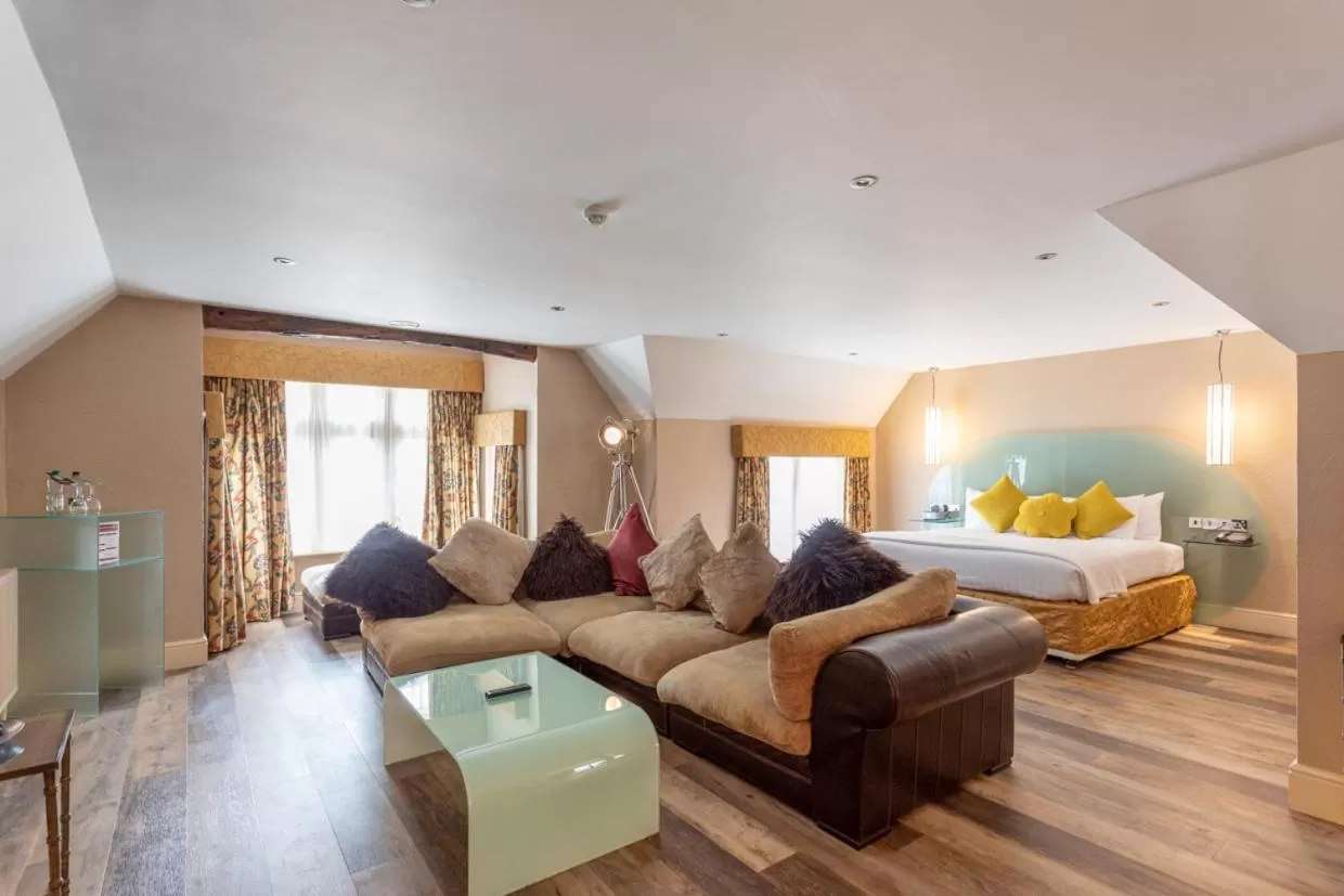 Suite - Therme Suite in B/W Premier Doncaster Mount Pleasant Hotel