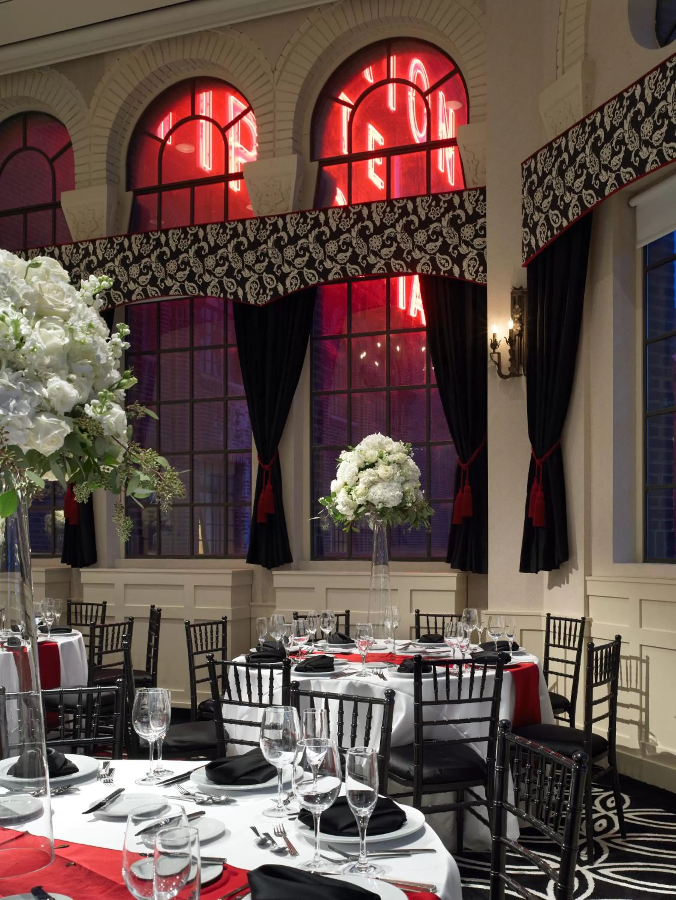 Restaurant/places to eat in Warwick Allerton Chicago