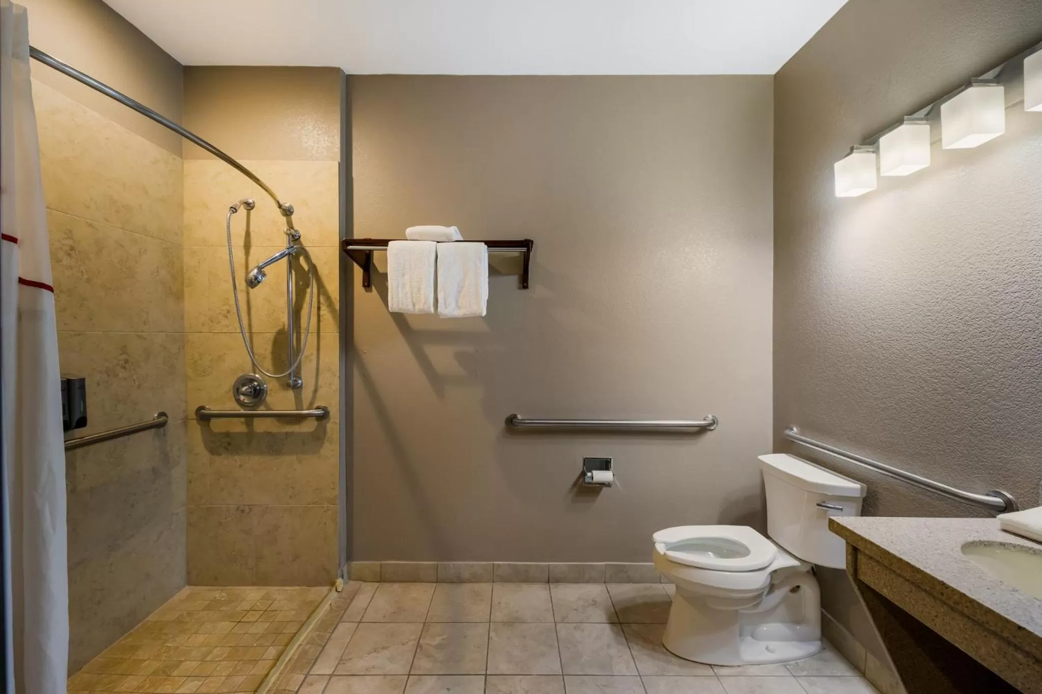 Bathroom in Red Roof Inn Pecos