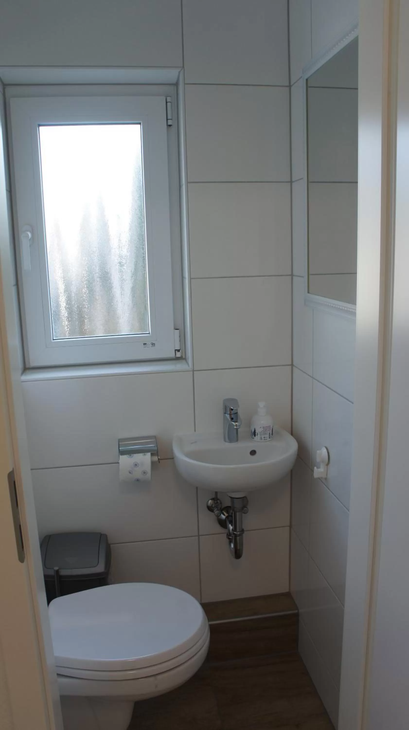 Toilet in GästeHaus am Flughafen Düsseldorf