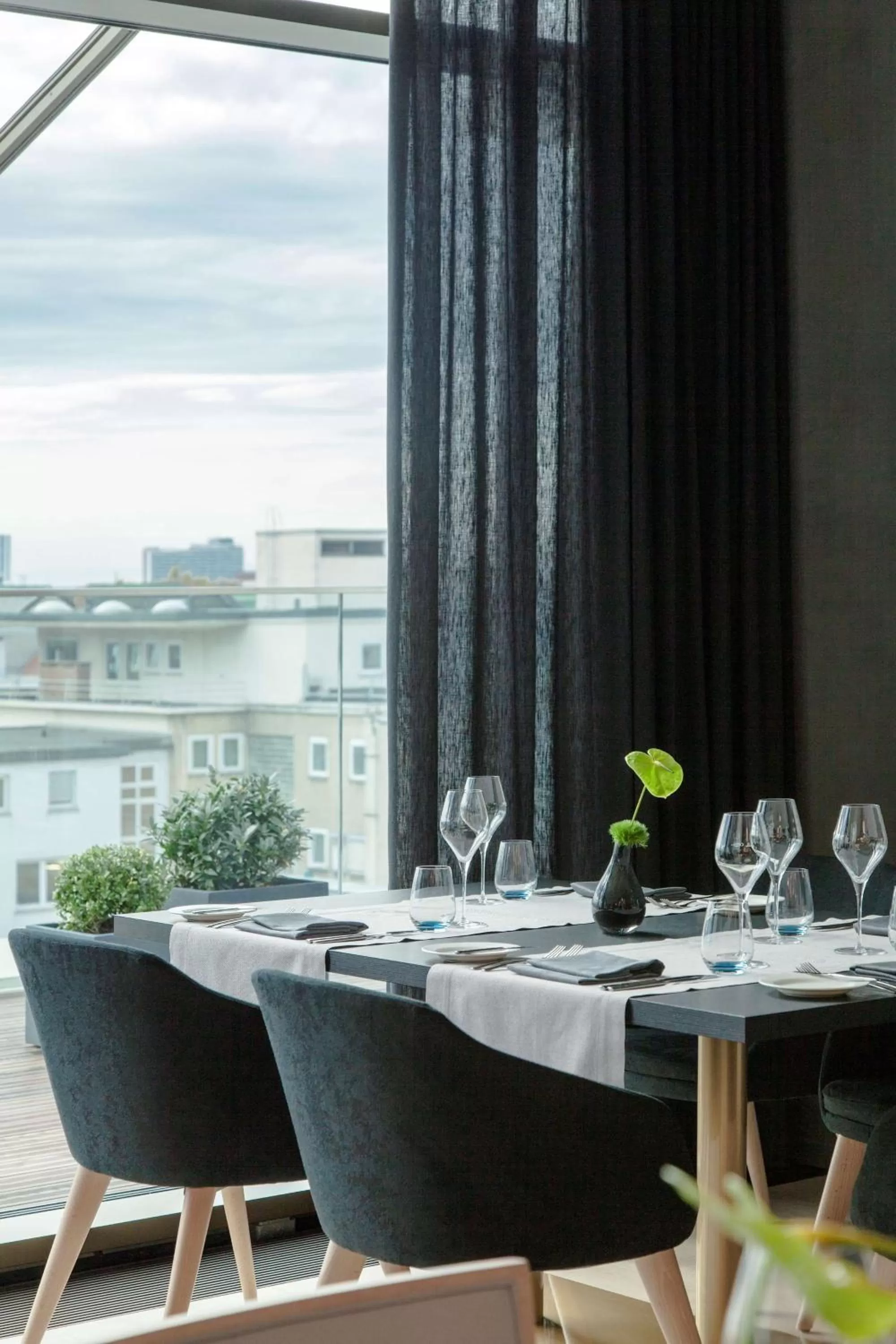 Restaurant/places to eat in Radisson Blu Hotel, Mannheim