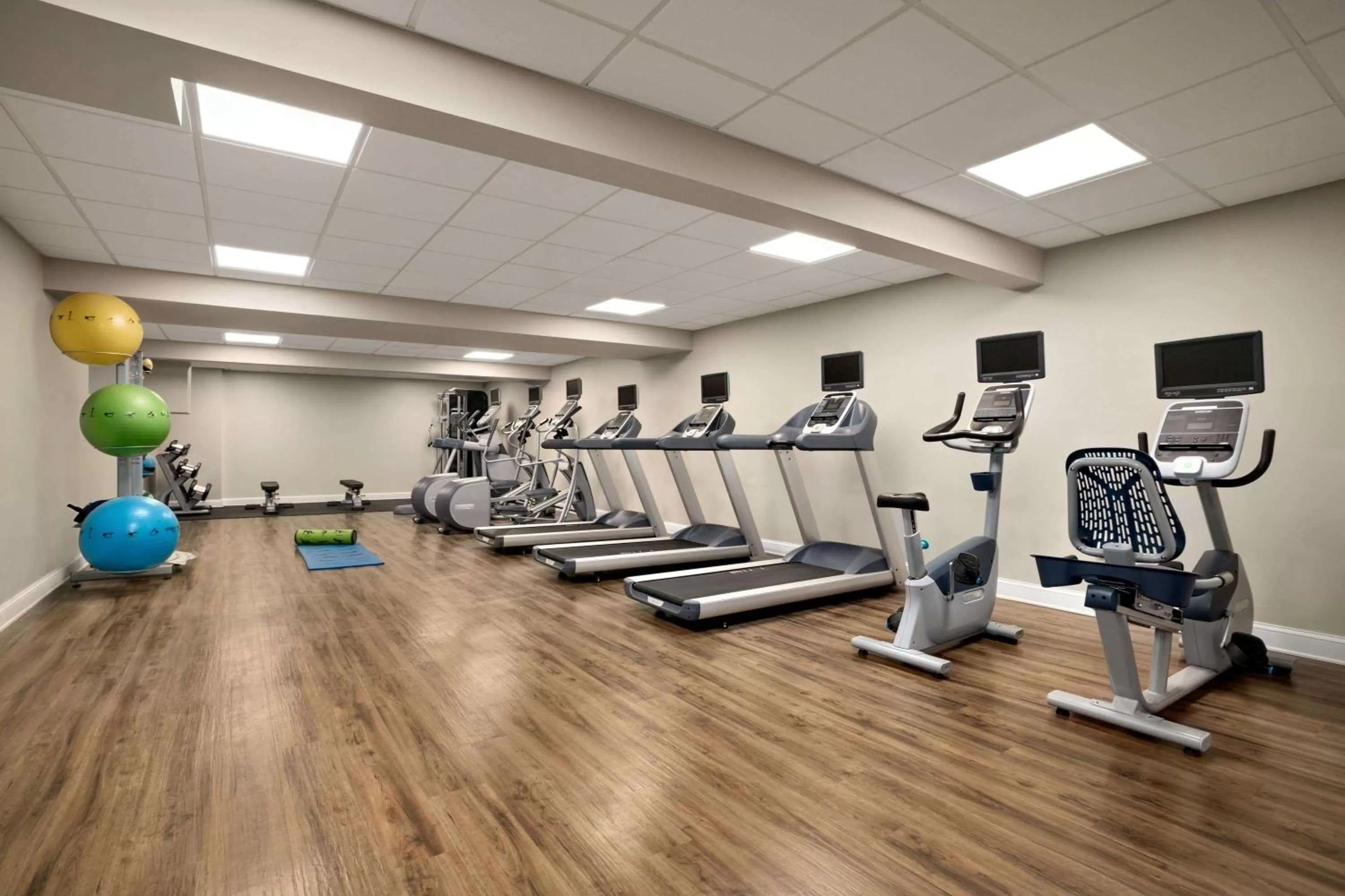 Fitness centre/facilities in Wyndham Newport Hotel