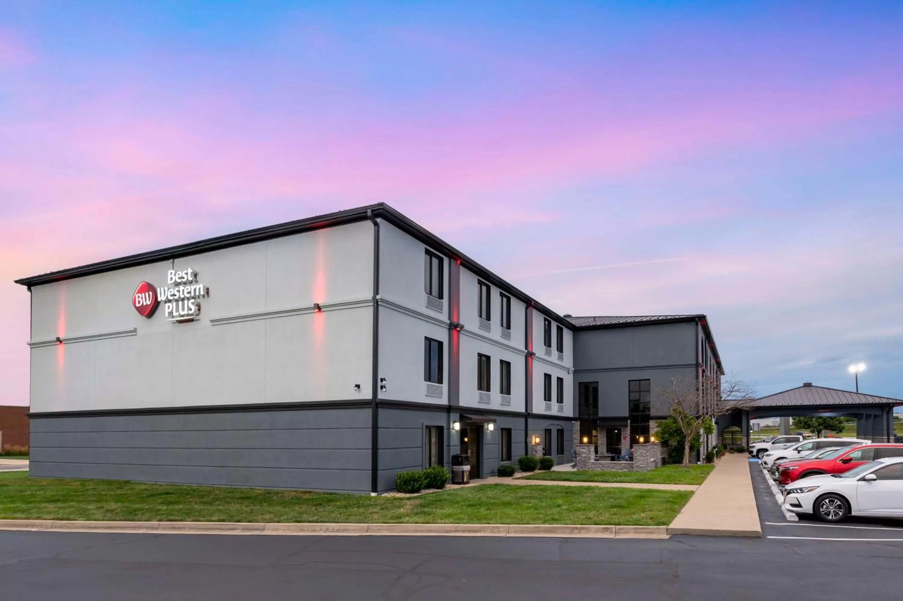 Property building in Best Western Plus Greenwood Indy South Inn