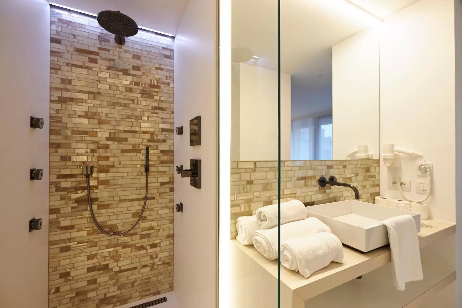 Bathroom in Parkhotel Roeselare