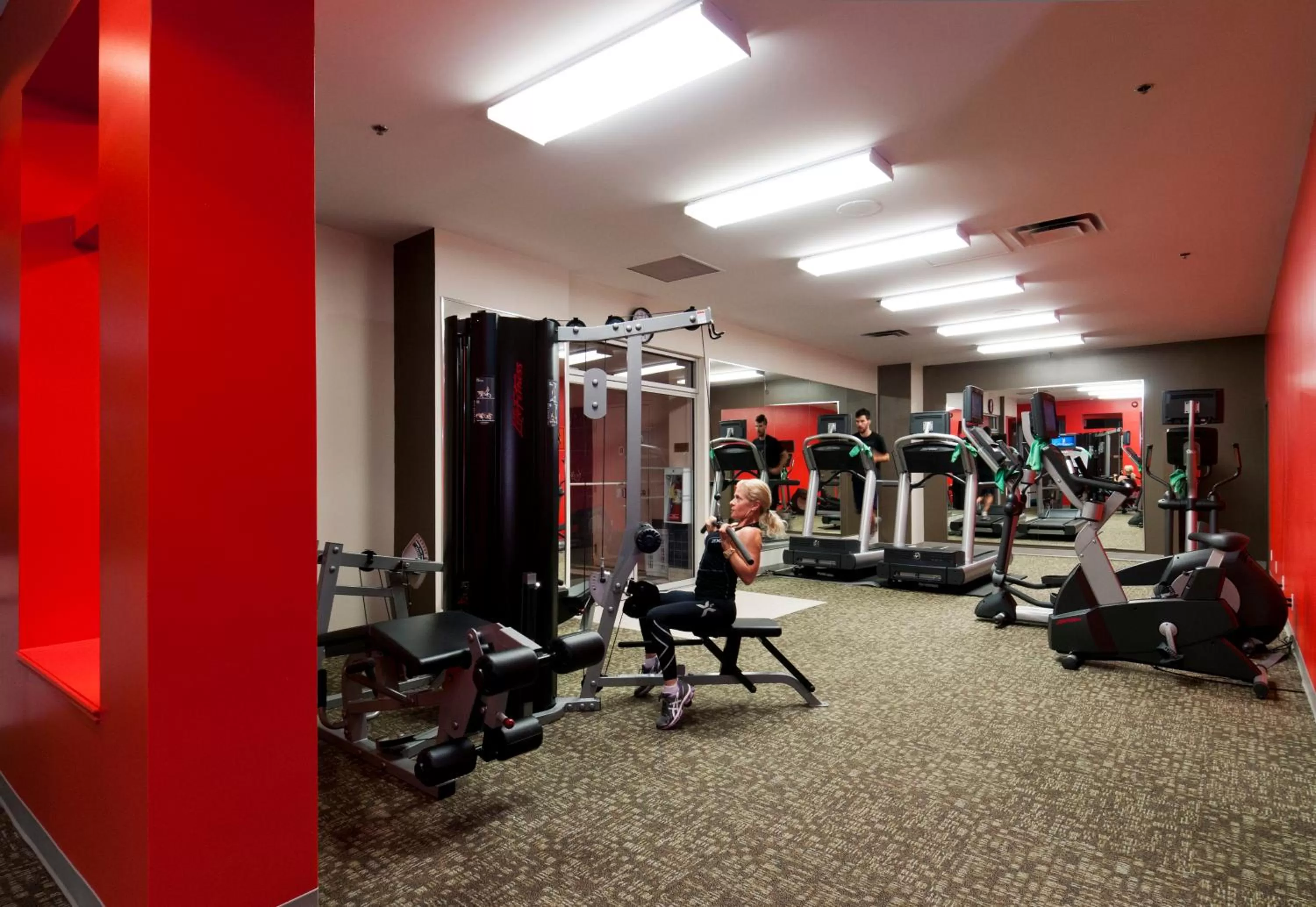 Fitness centre/facilities in Lord Elgin Hotel
