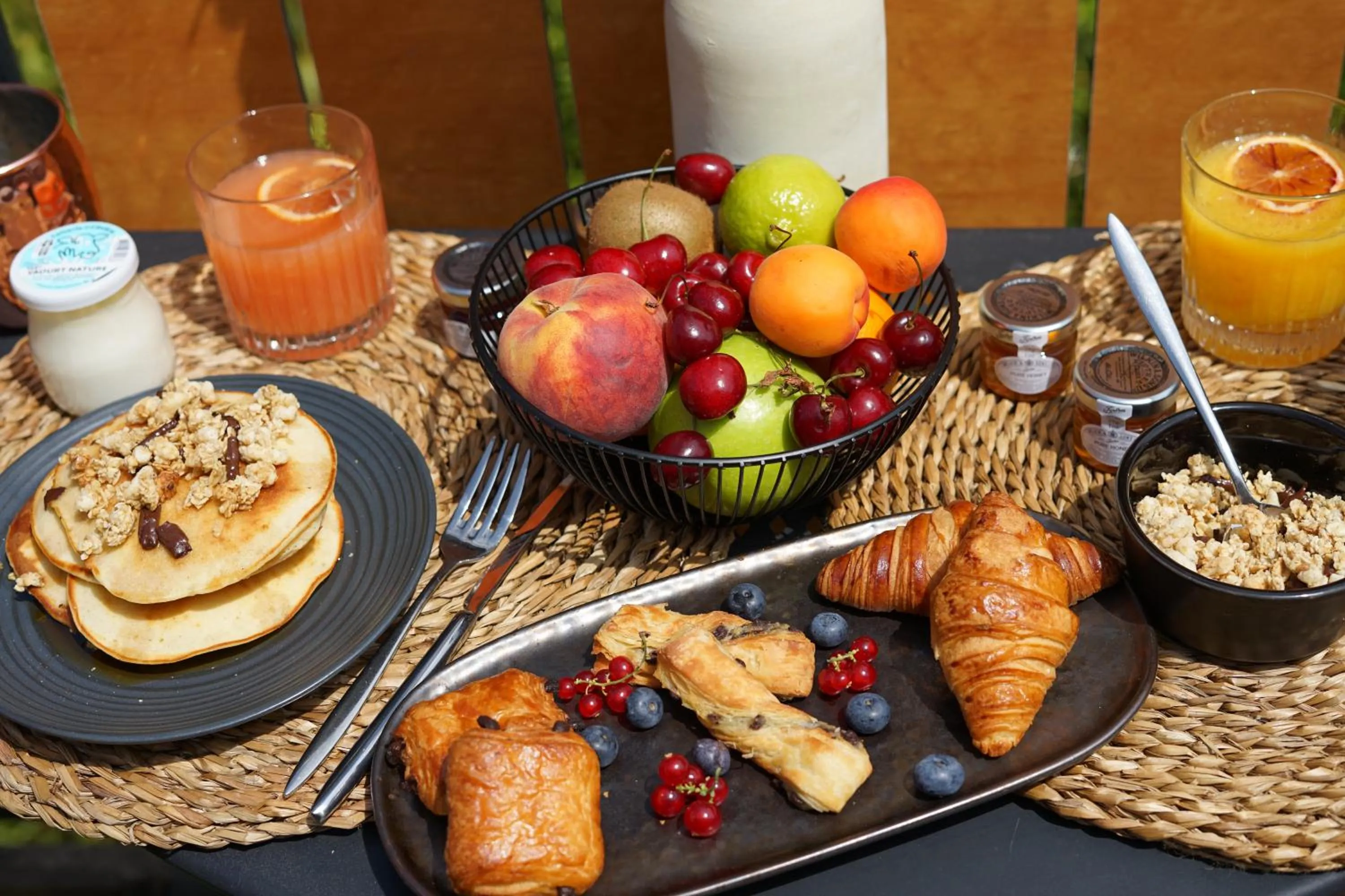 Breakfast in Quintessia