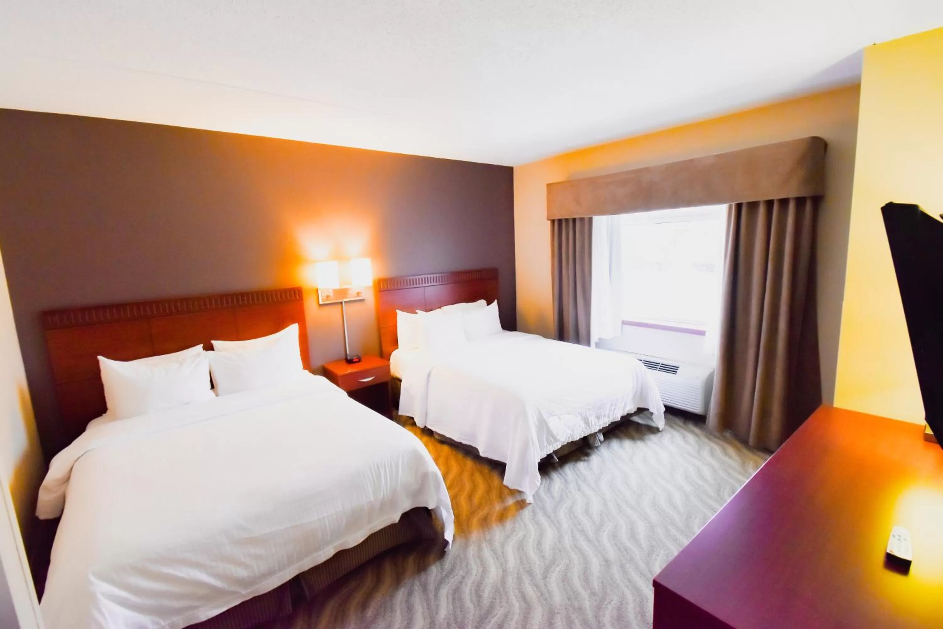 Bed in Canad Inns Destination Centre Garden City