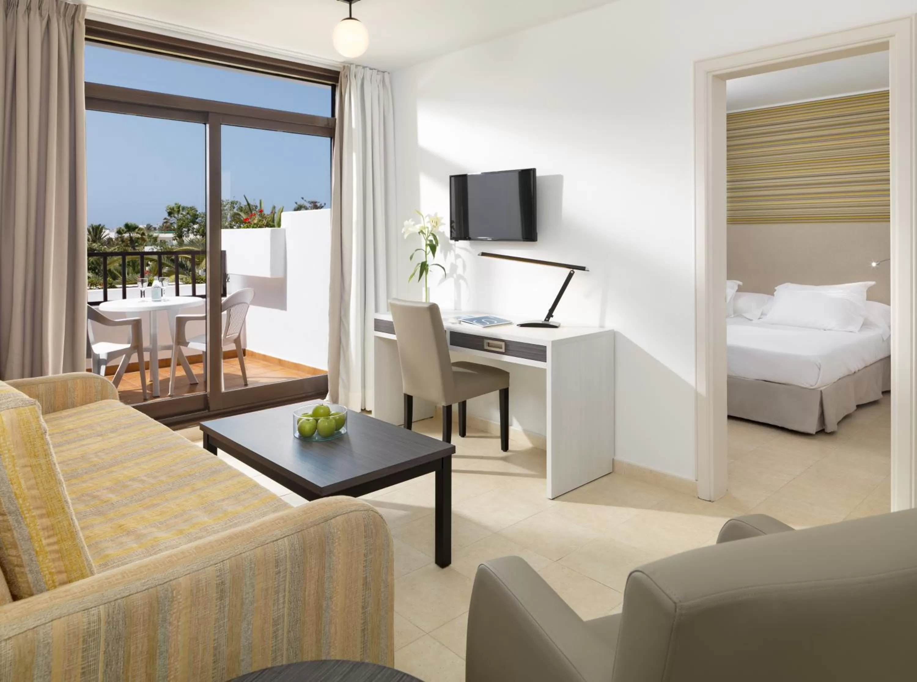 TV and multimedia, Bed in H10 Suites Lanzarote Gardens