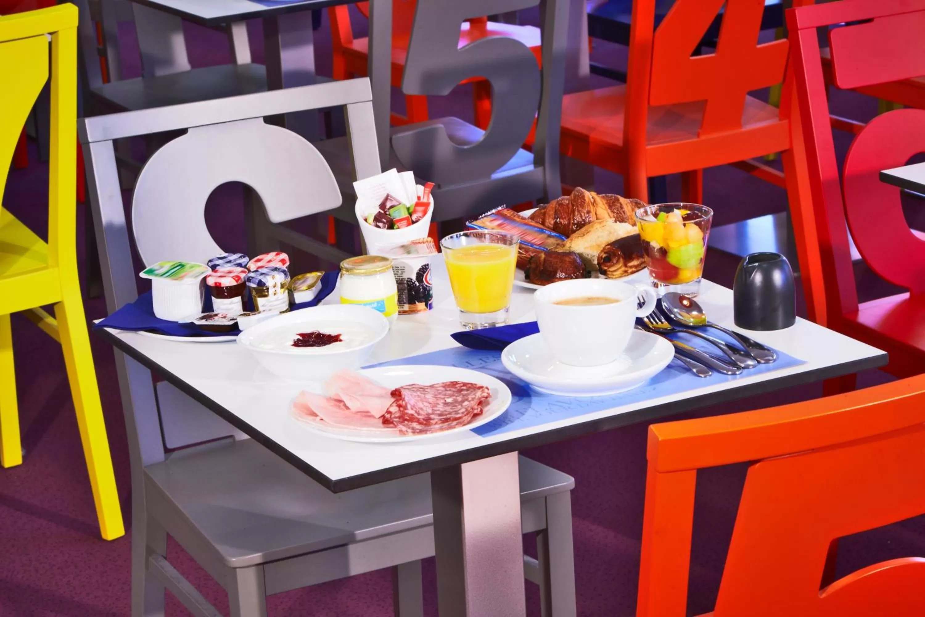 Food in Hôtel Confort La Rochelle Centre les Minimes