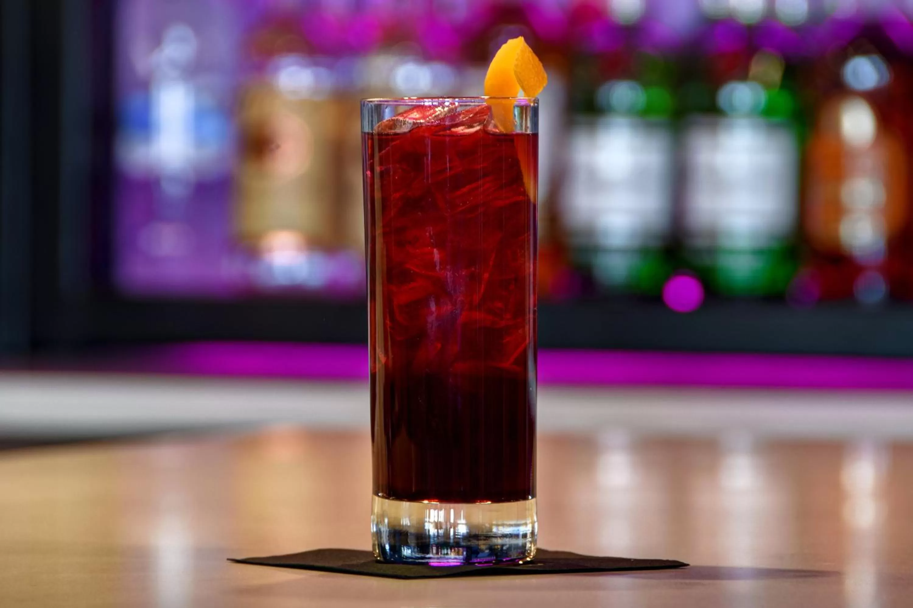 Lounge or bar in Holiday Inn Philadelphia-Cherry Hill by IHG