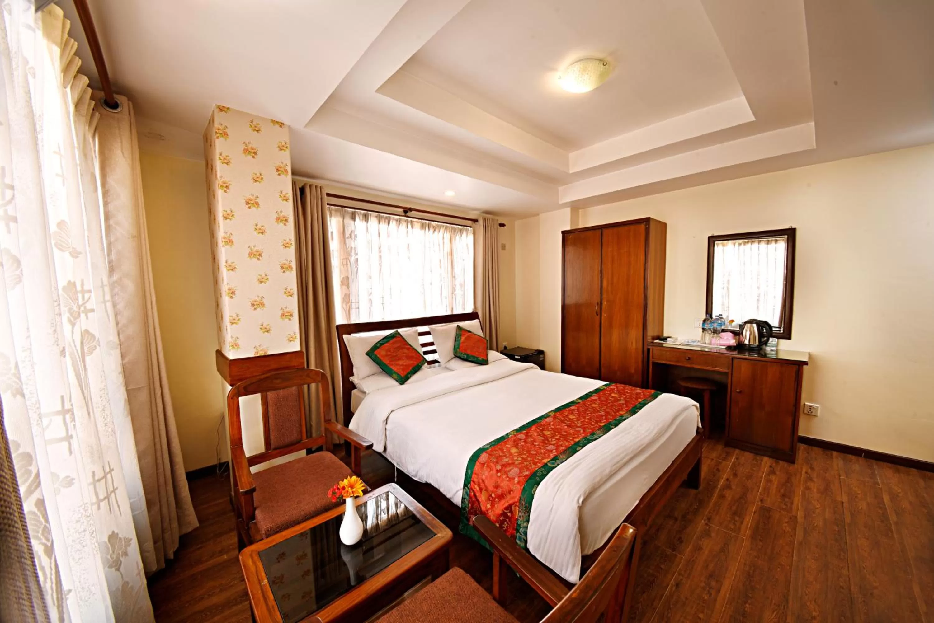 Deluxe Double or Twin Room - 15% off on Food and Beverage, Late Checkout by 1 hour in Hotel Friends Home