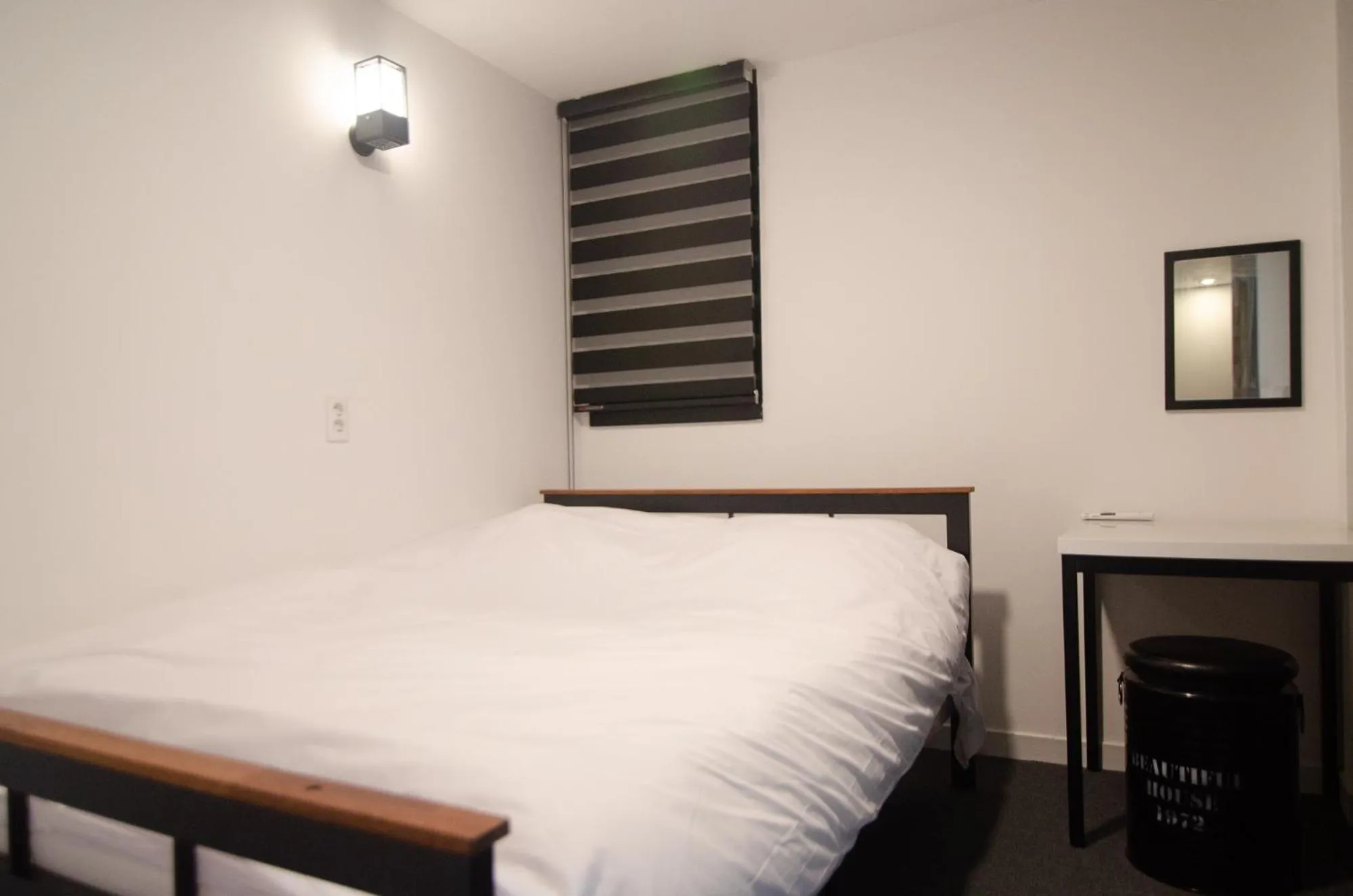 Bed in One Way Guesthouse Busan