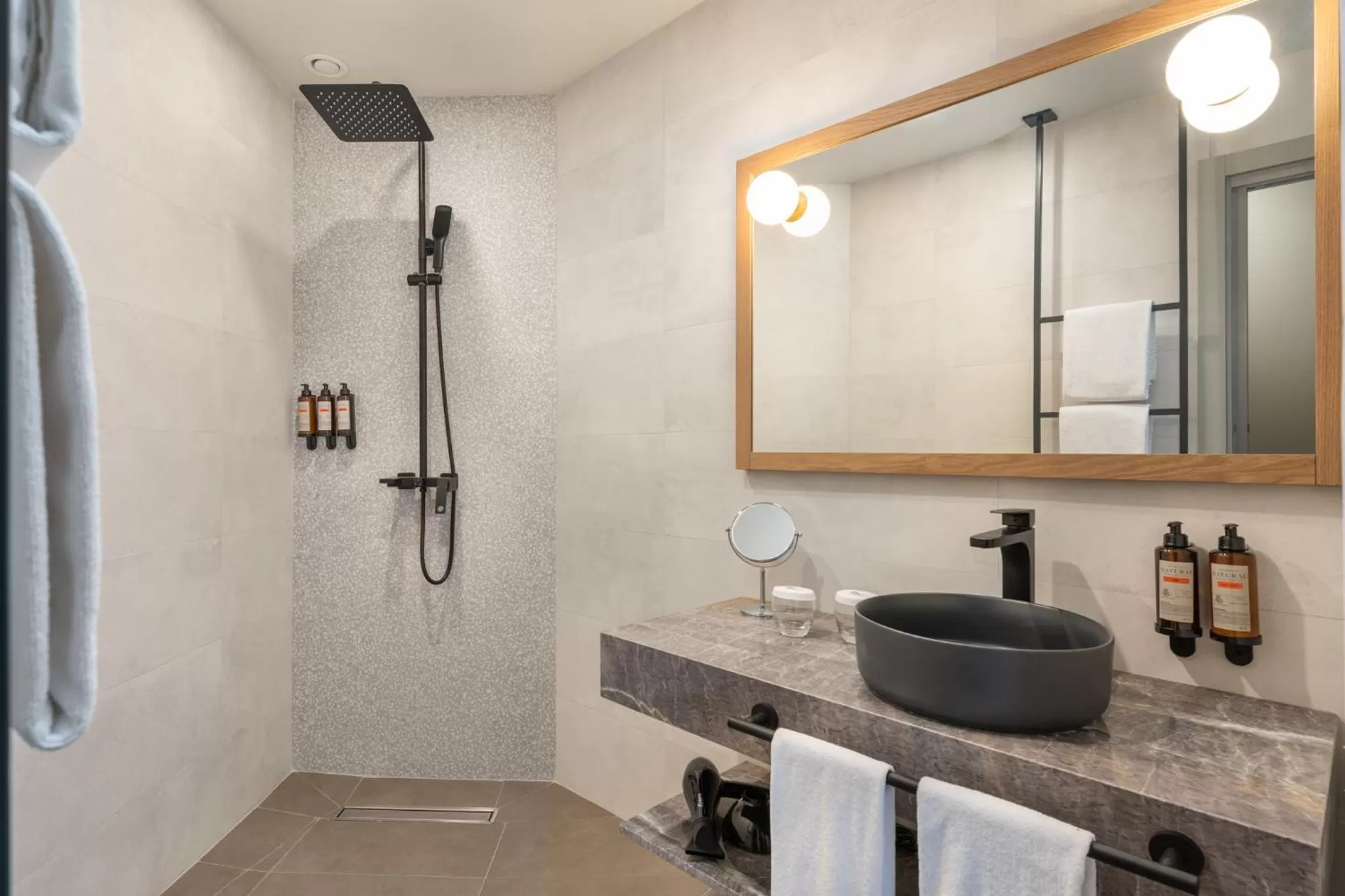 Bathroom in Hotel LIVVO Lumm