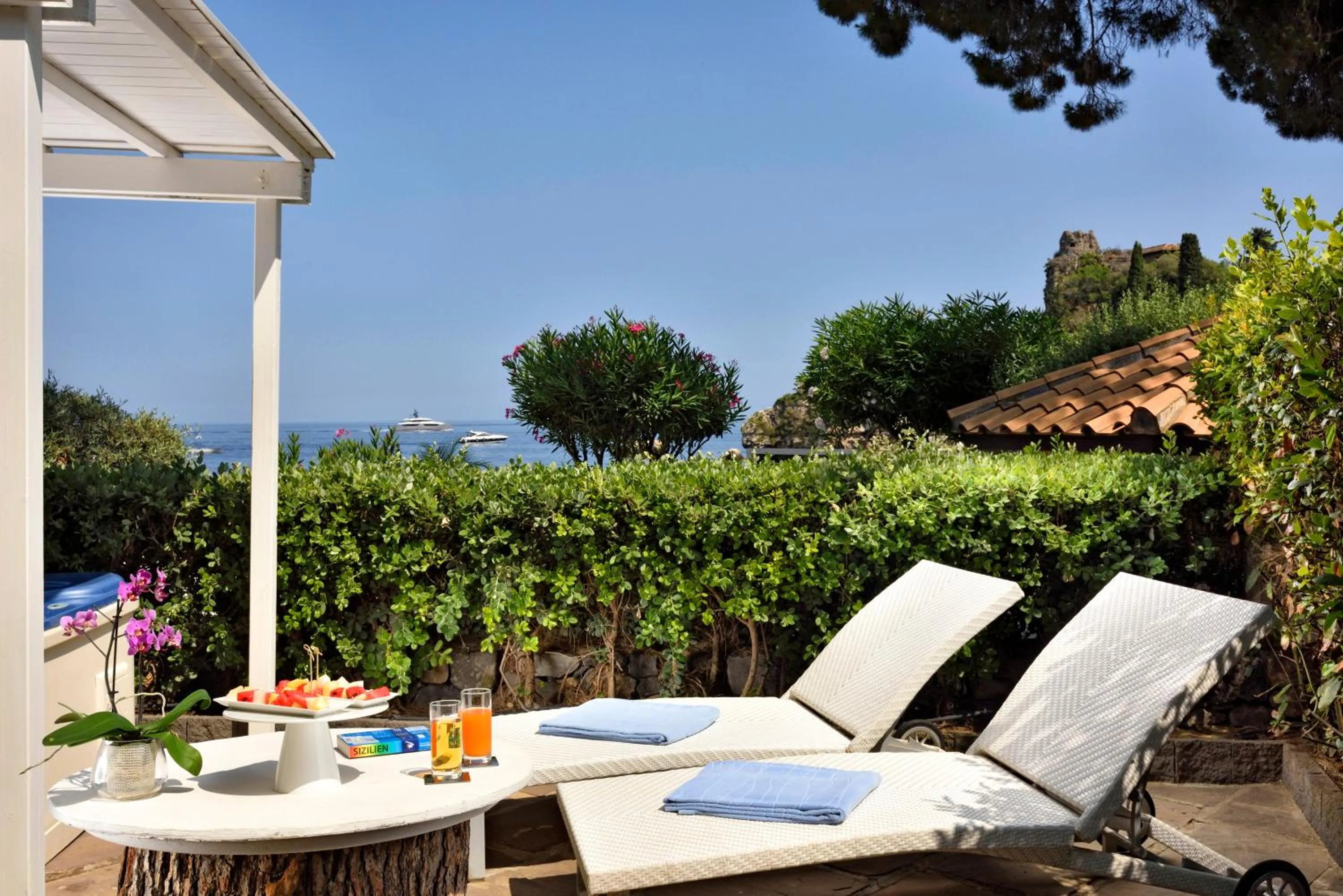 Superior Double Room with Hot Tub in La Plage Resort