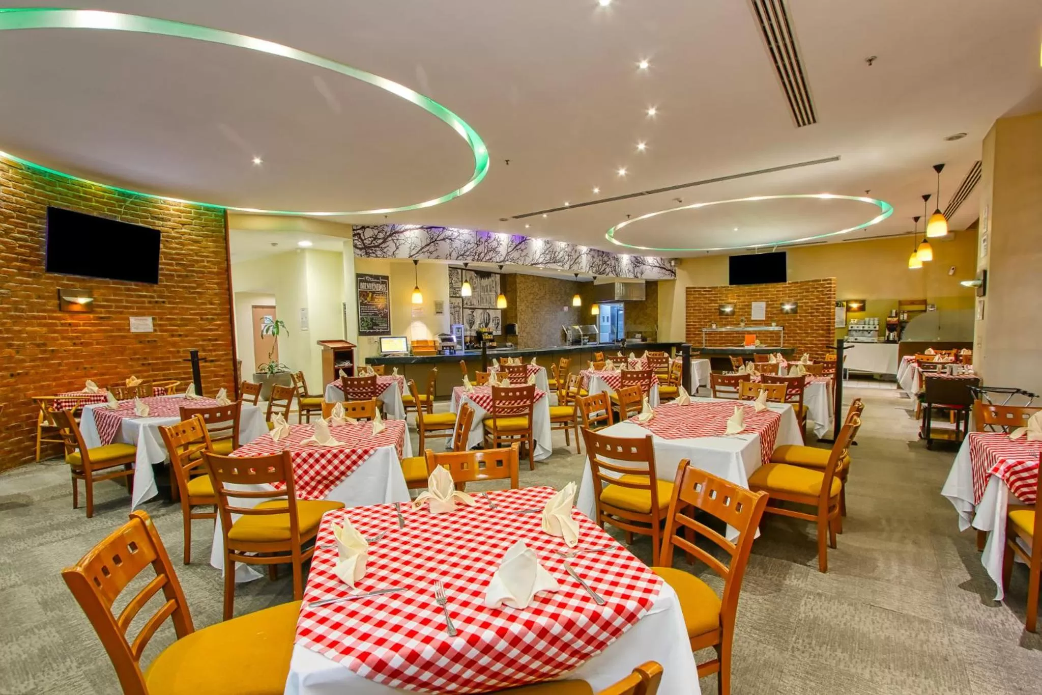 Restaurant/places to eat in Holiday Inn Leon-Convention Center by IHG