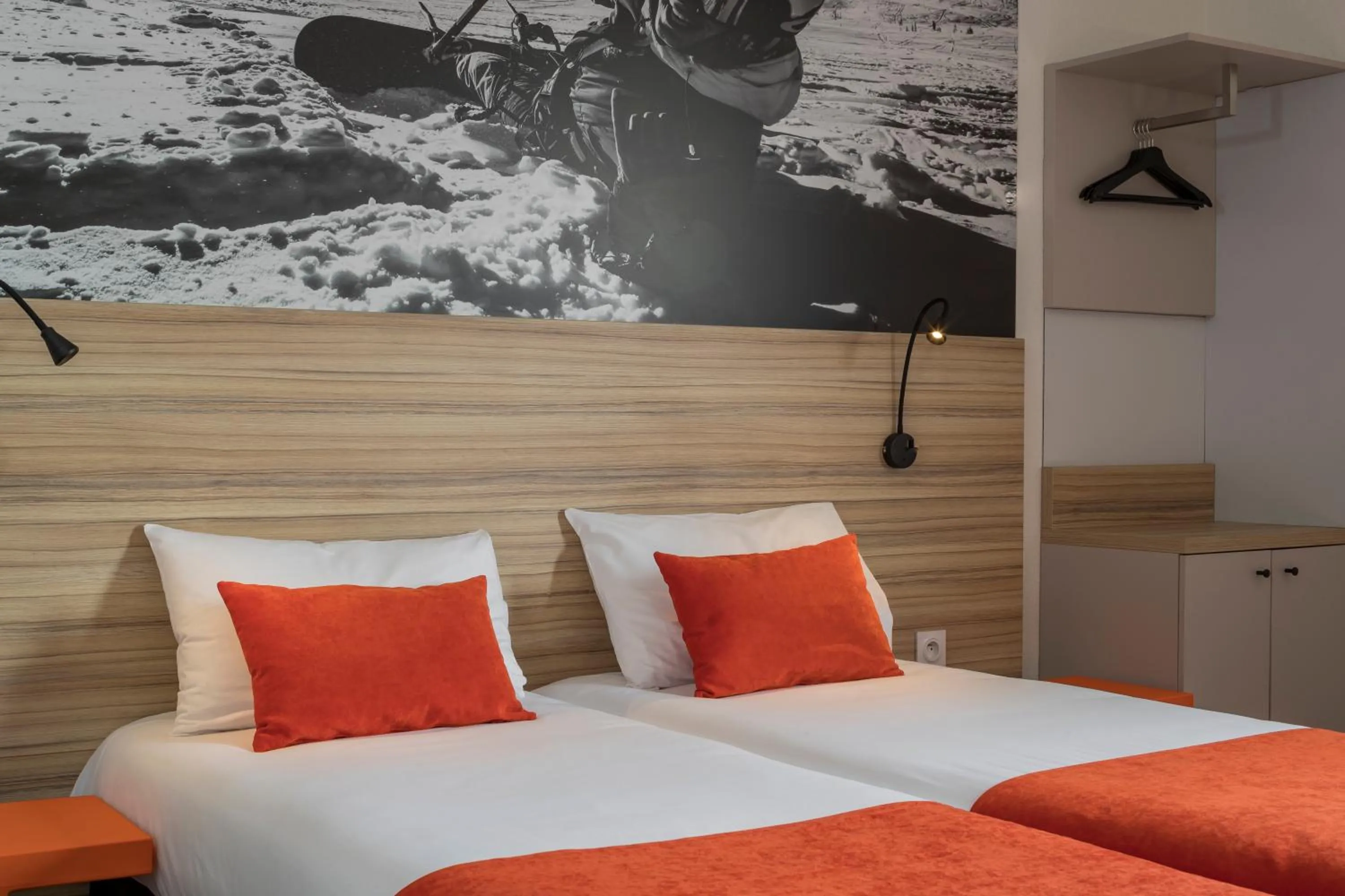 Bed in Aka Lodge Lyon Eurexpo Arena Stadium