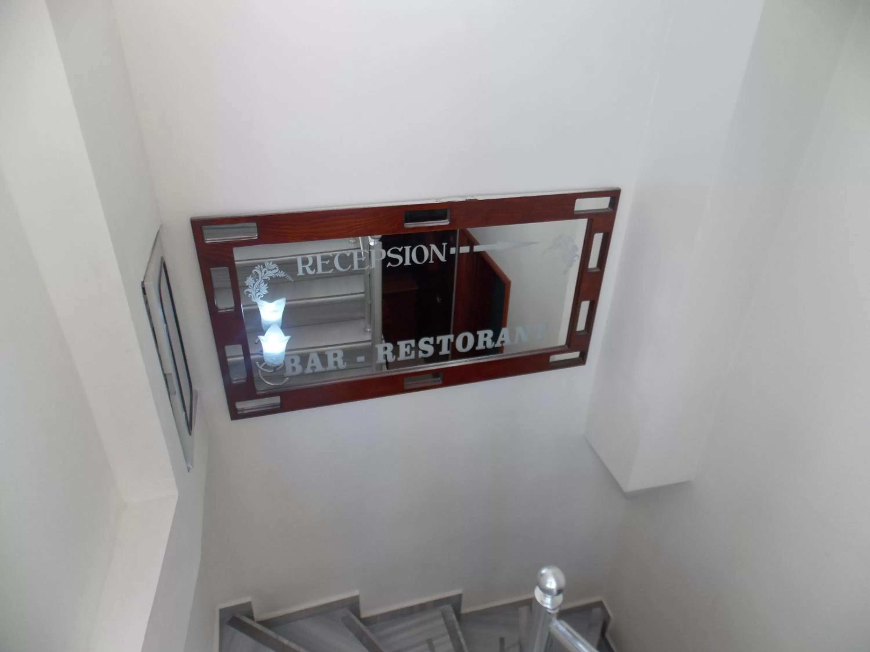 Logo/Certificate/Sign in Hotel Veli