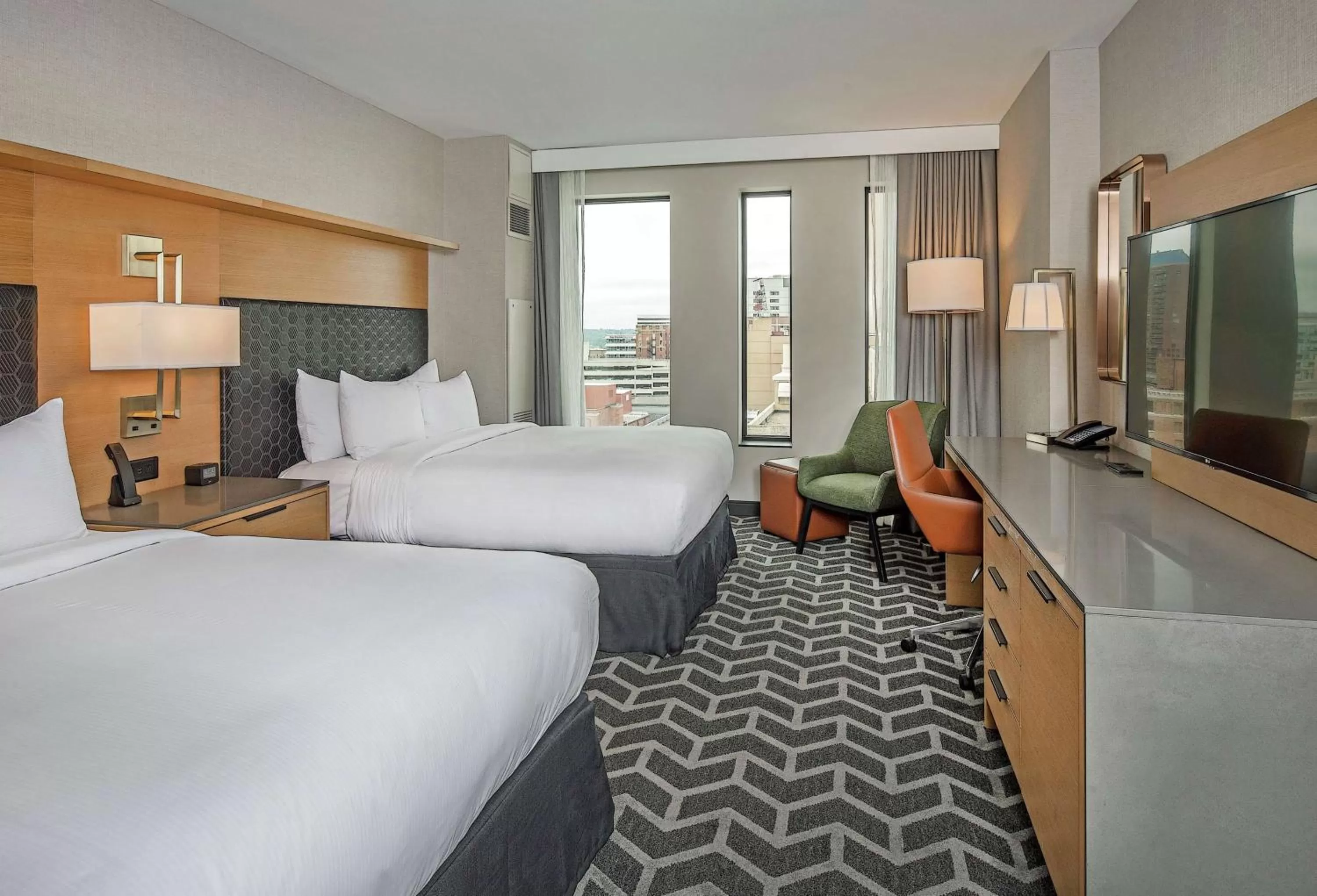 Bedroom, Bed in Hilton Des Moines Downtown