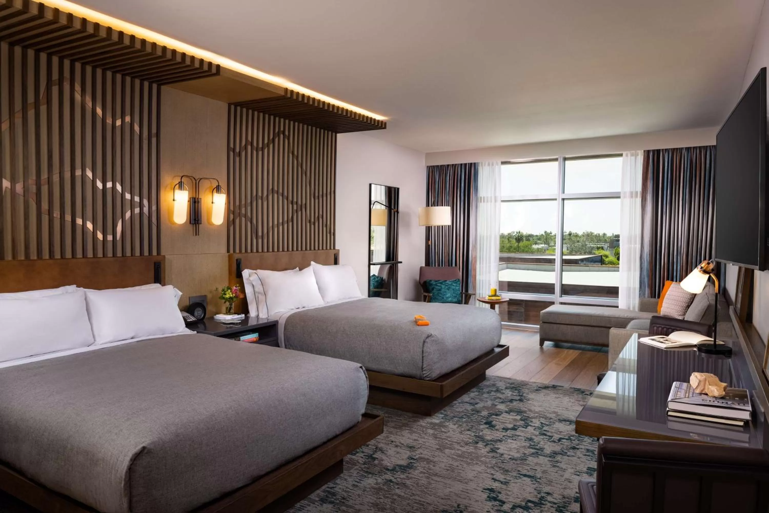 Bedroom, Bed in Canopy By Hilton Scottsdale Old Town