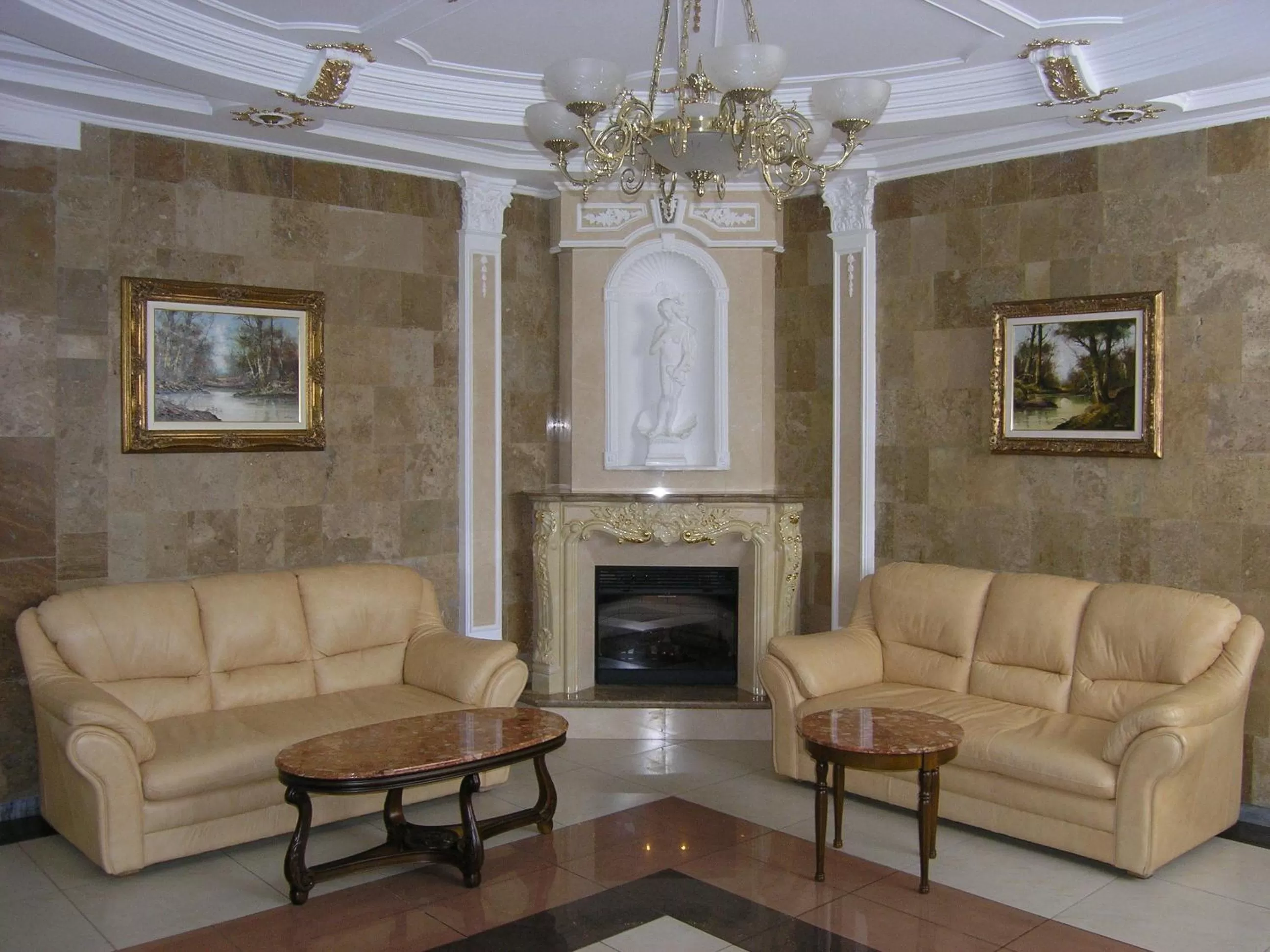 Communal lounge/ TV room in Dnipro Hotel