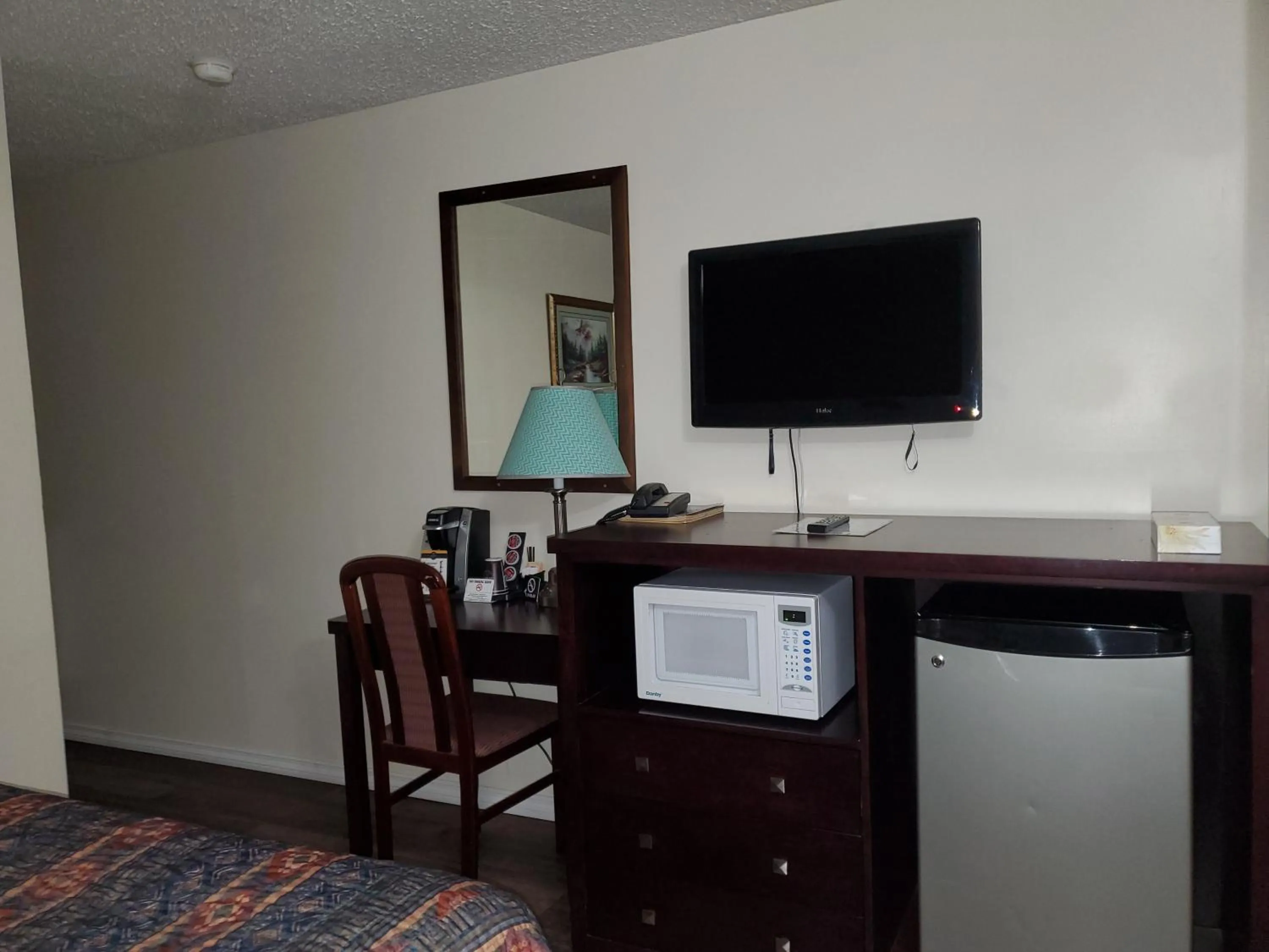 TV and multimedia in Battlefords Inn