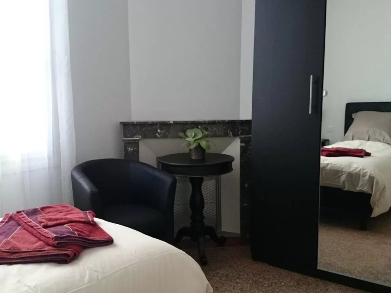 Seating area, Bed in Le Clos Chez Michel