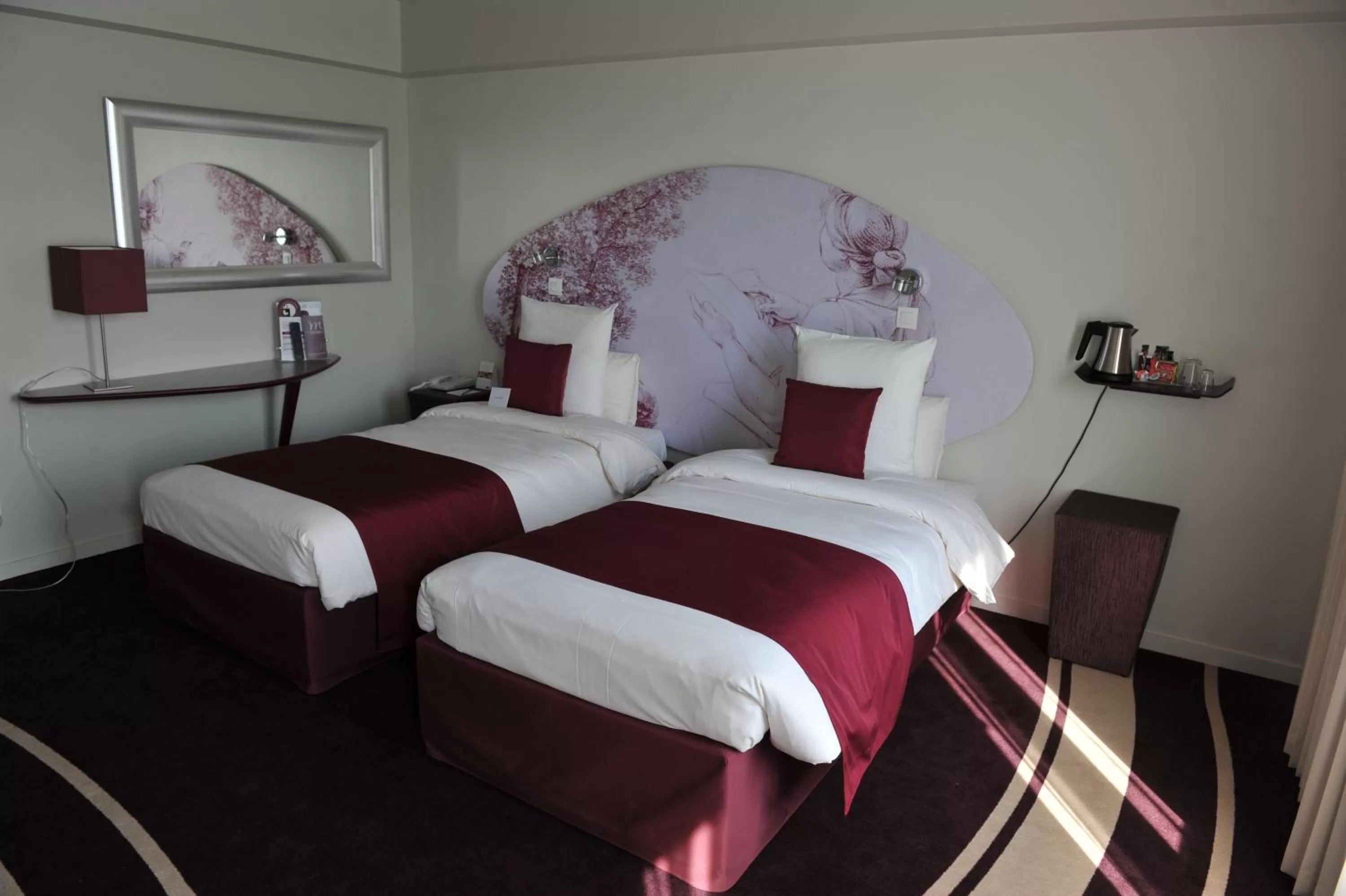 Photo of the whole room, Bed in Mercure Paris Bastille Marais