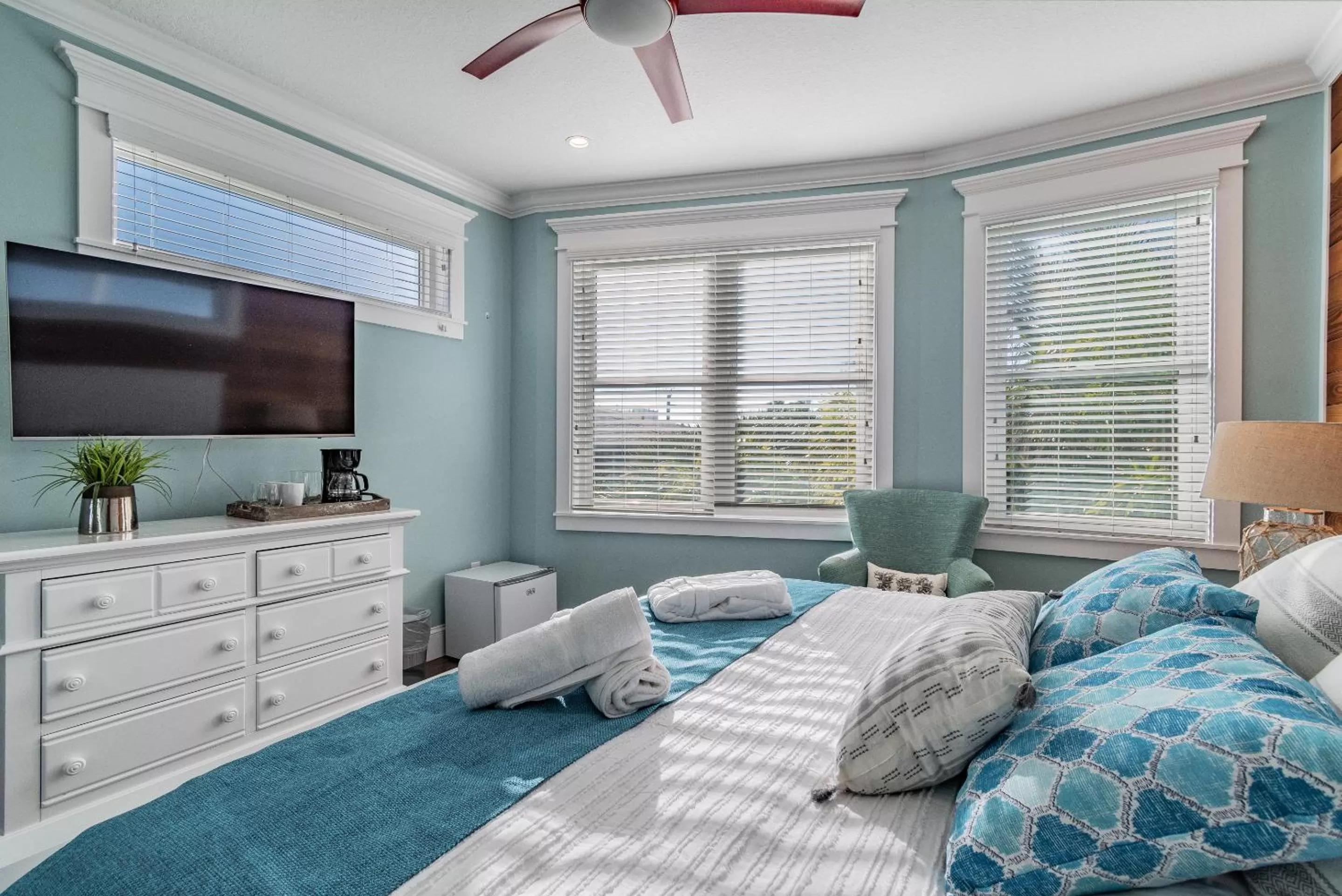 Photo of the whole room, TV/Entertainment Center in Playa Esmeralda Boutique Inn