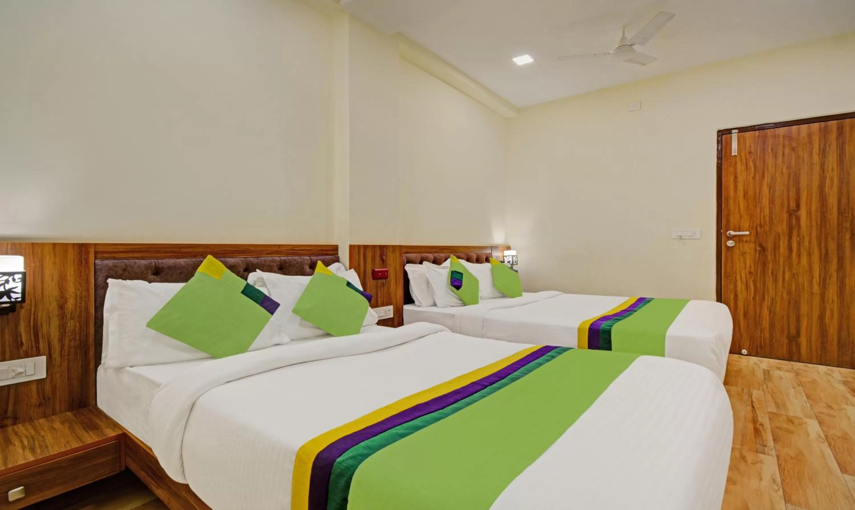 Photo of the whole room, Bed in Tripli Hotels Le Shelton