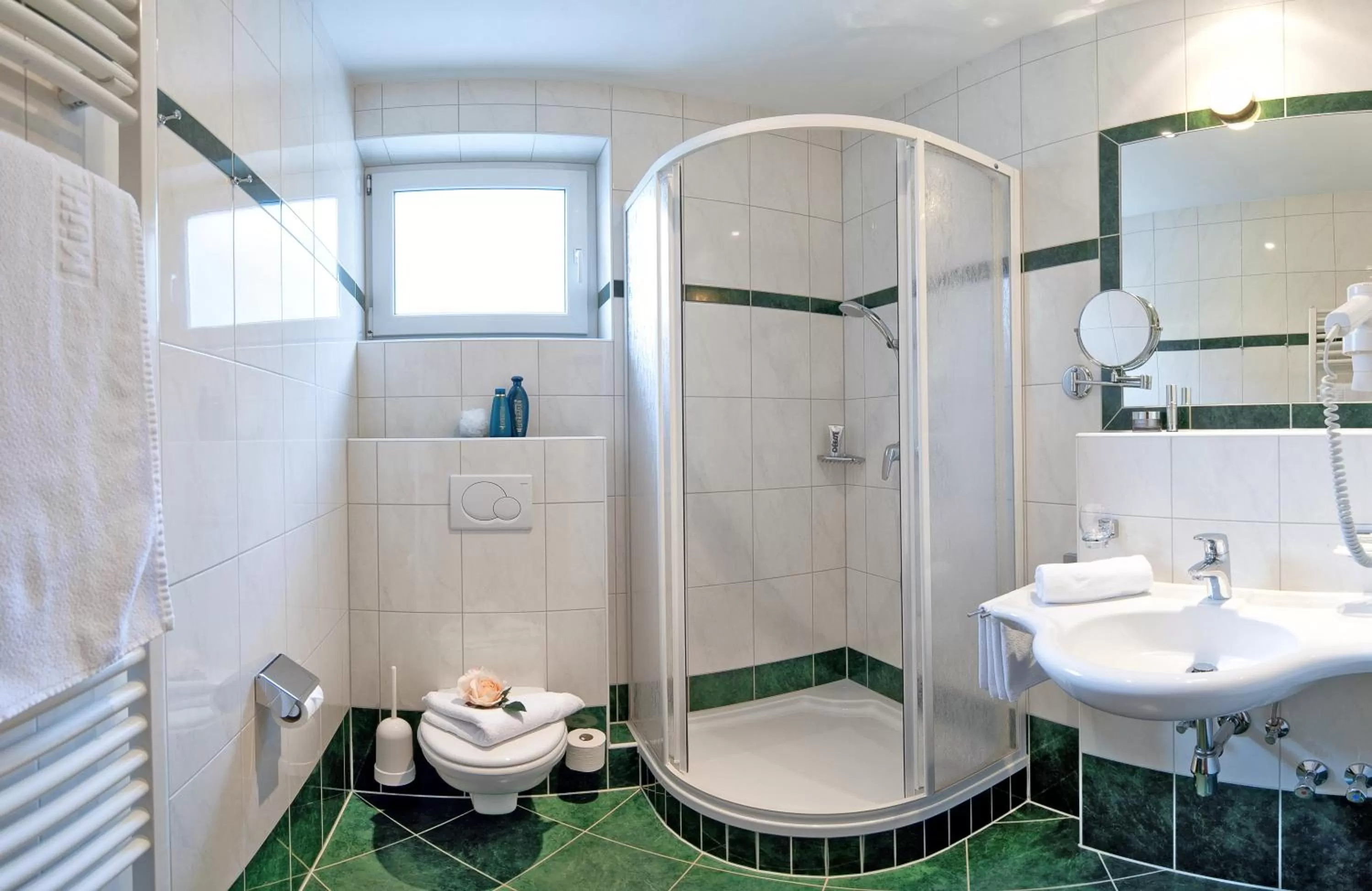 Shower in mühlbacher - inklusive kostenfreiem Eintritt in die Alpentherme