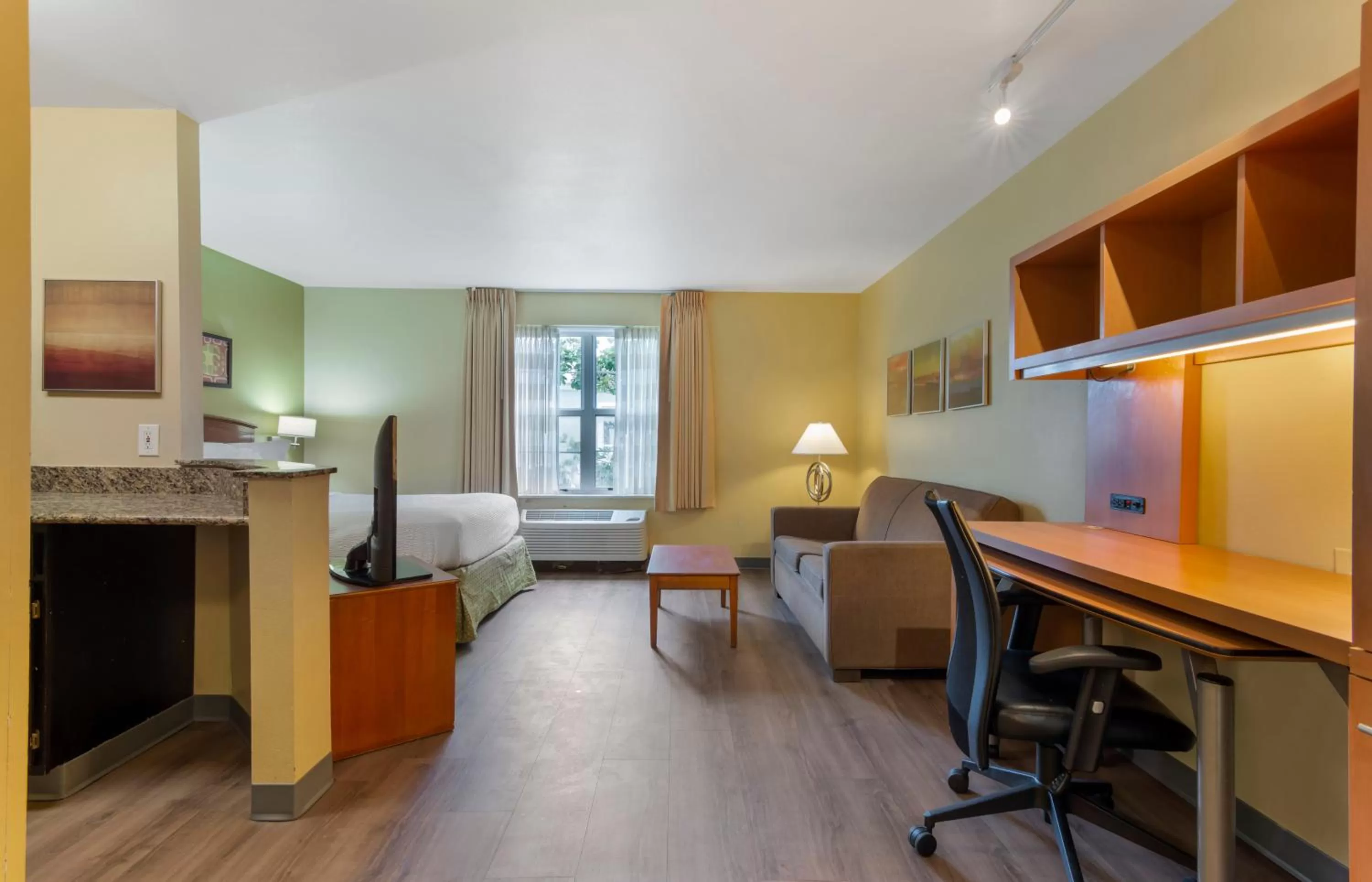 Bed in Extended Stay America Suites - Atlanta - Norcross - Peachtree Corners