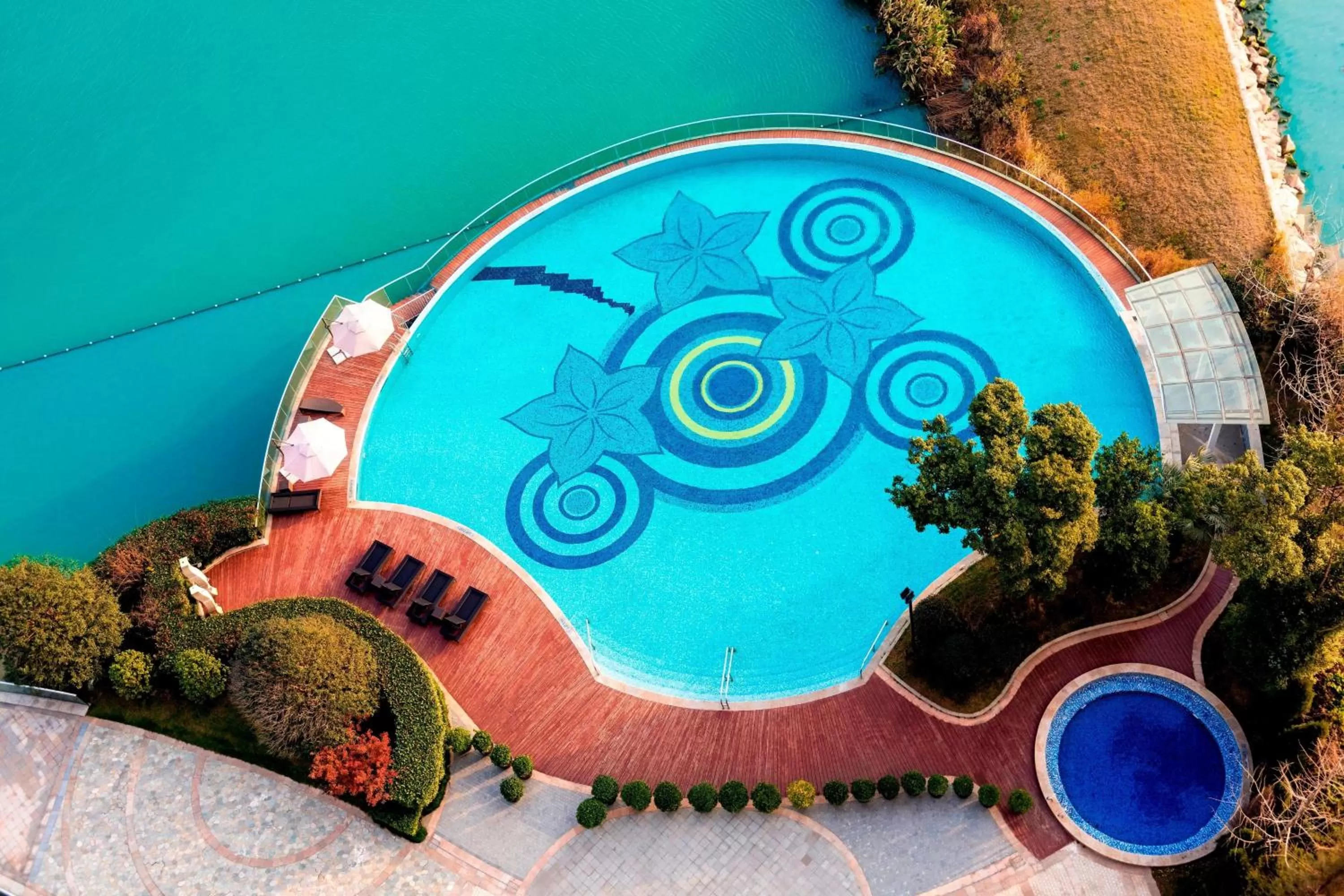 Swimming pool in Sheraton Huzhou Taihu Lake Hot Spring Resort & Spa