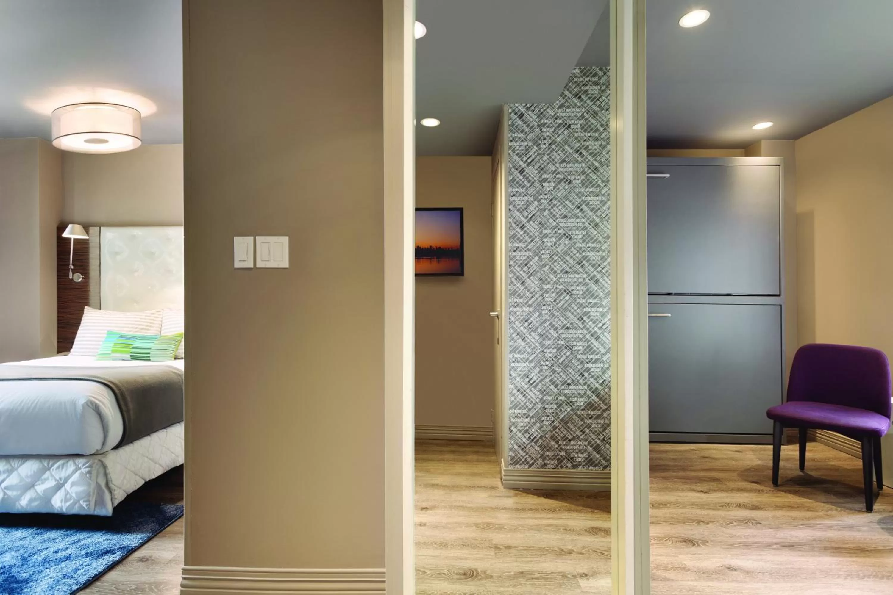 Photo of the whole room, Bed in The Gallivant Times Square