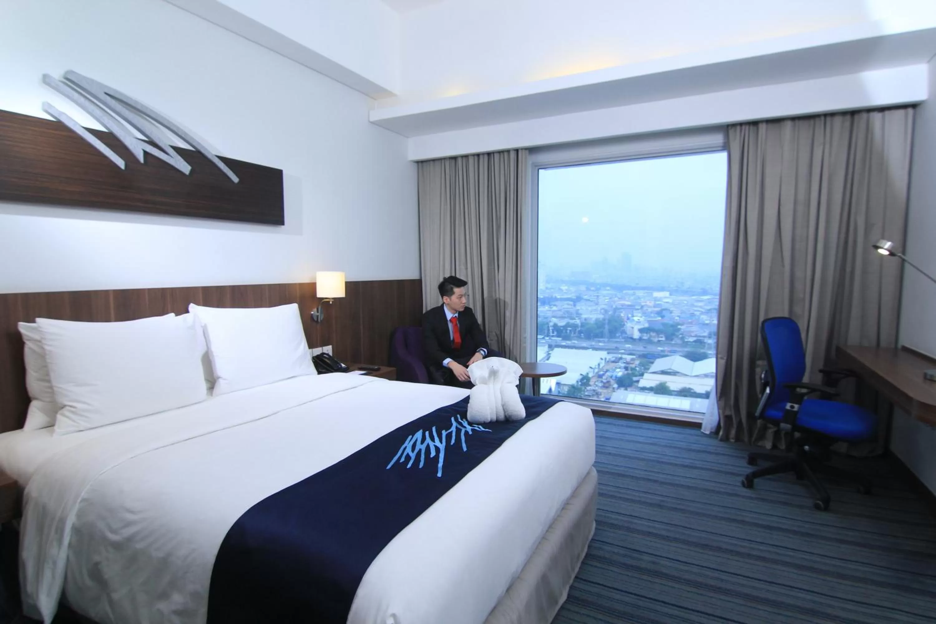 Bedroom, Bed in Holiday Inn Express Jakarta Pluit Citygate by IHG