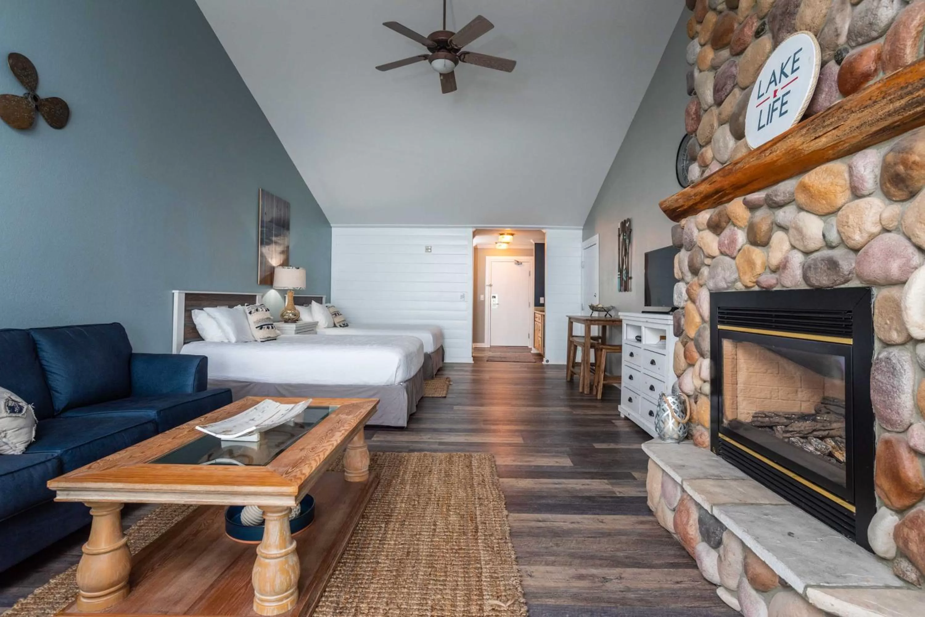 Bed in Quarterdeck Resort