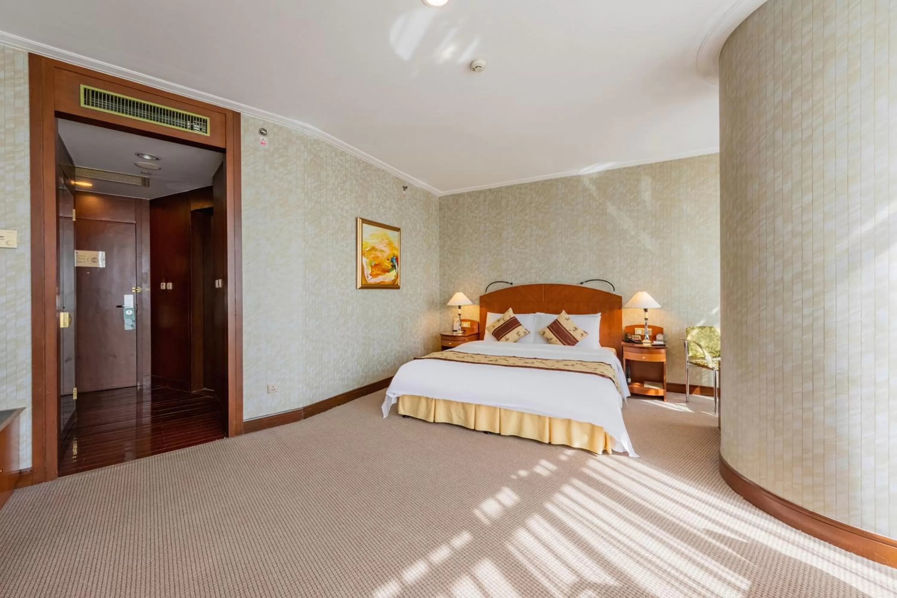 Bed in Hotel Nikko Dalian