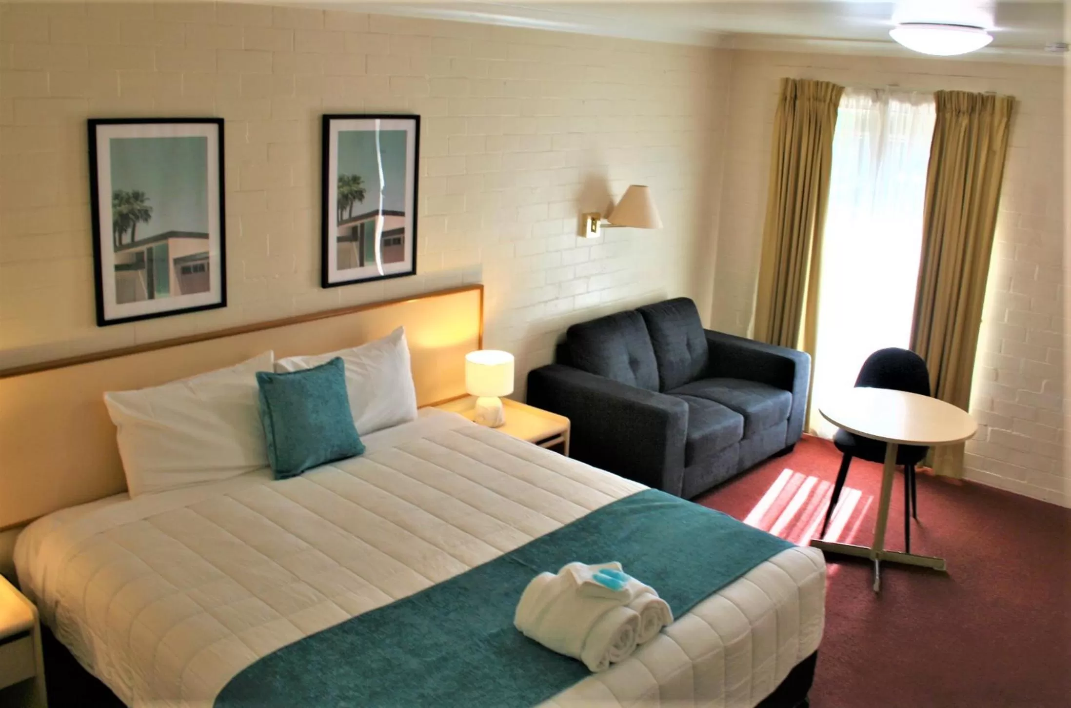 Bed in Club Motel Armidale