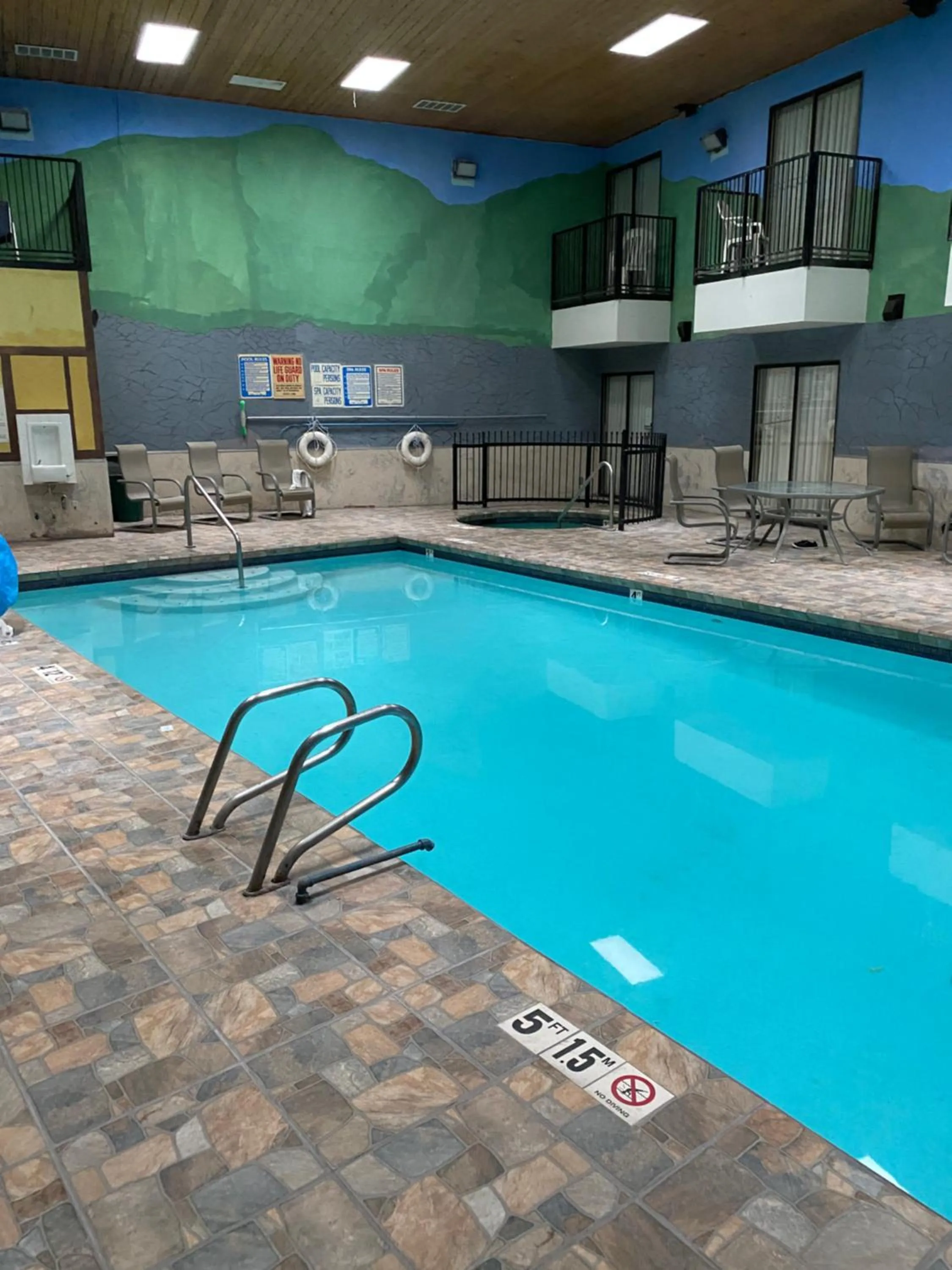 Swimming pool in Days Inn by Wyndham East Albuquerque