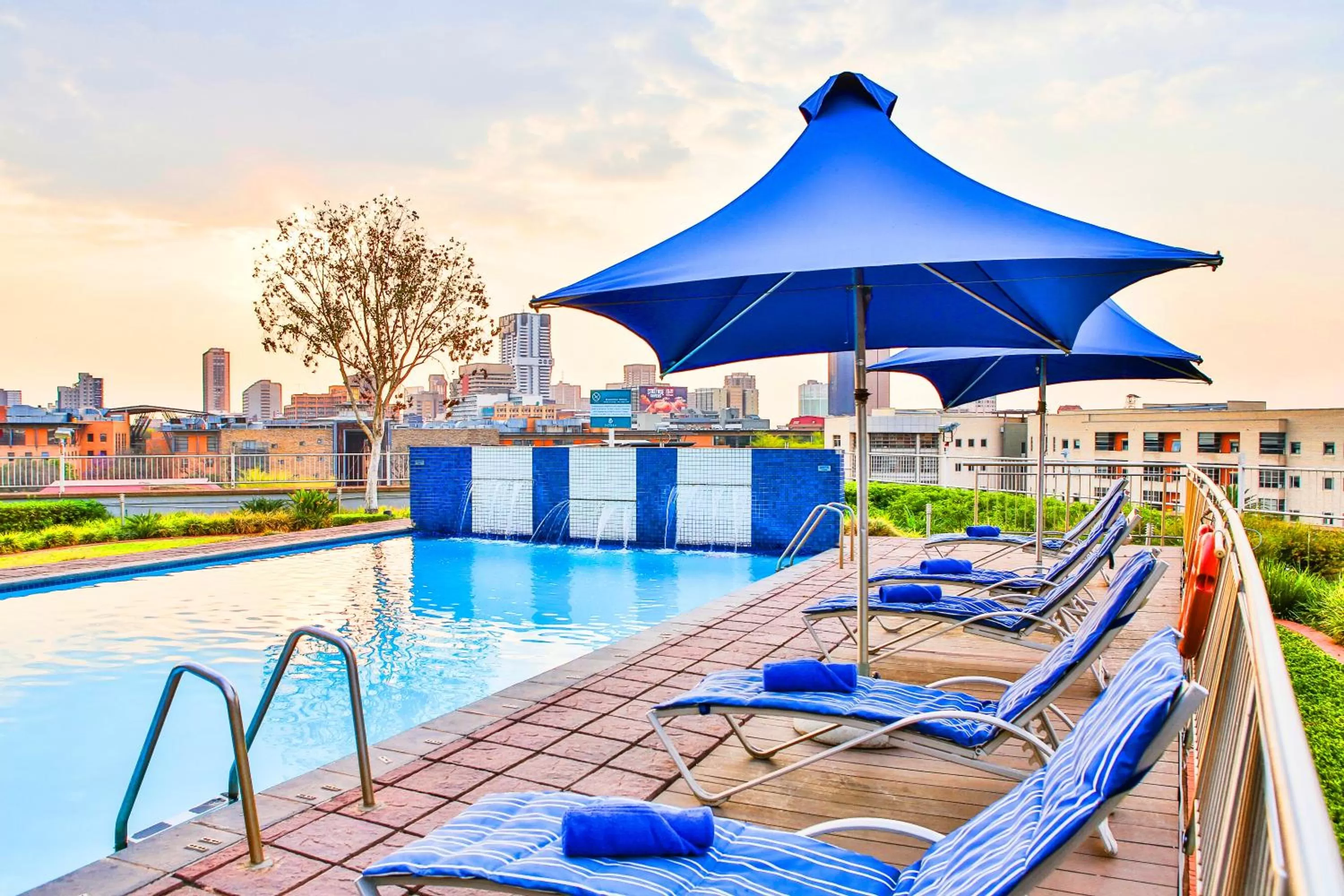 Swimming pool in RH Hotel & Apartments - Pretoria