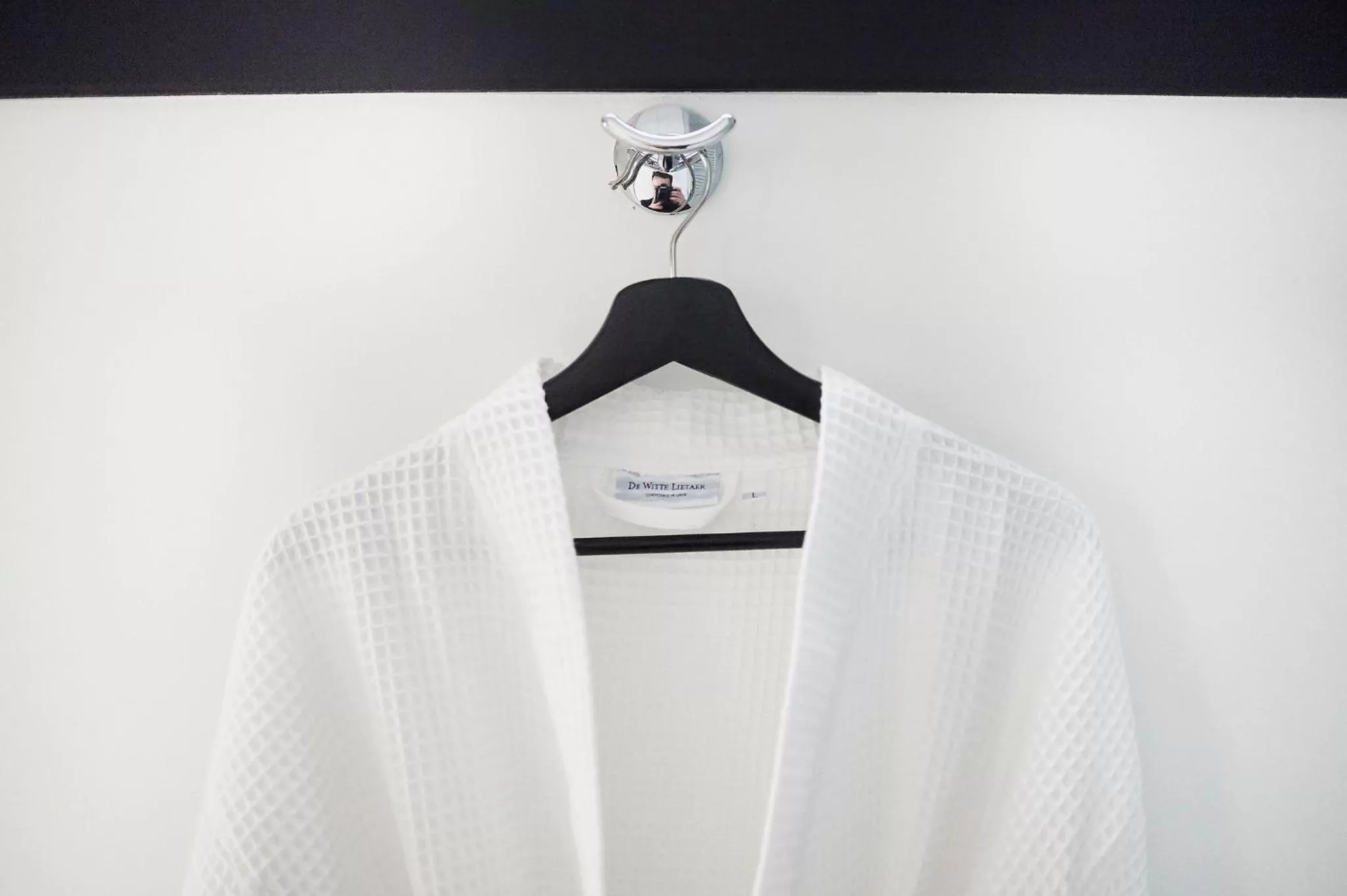 Bathroom, Bed in B&B Suites 124