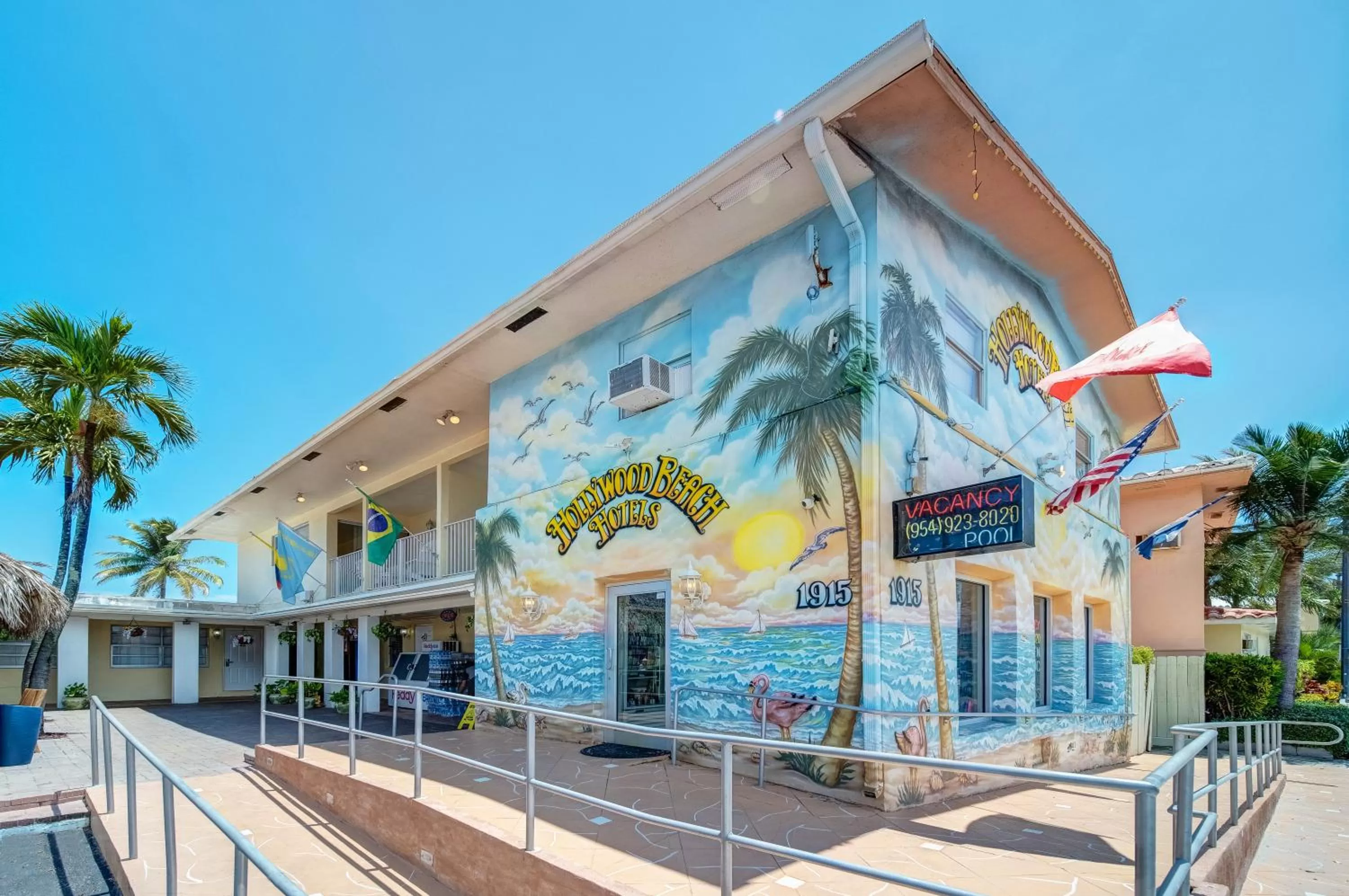 Property building in Hollywood Beach Hotels