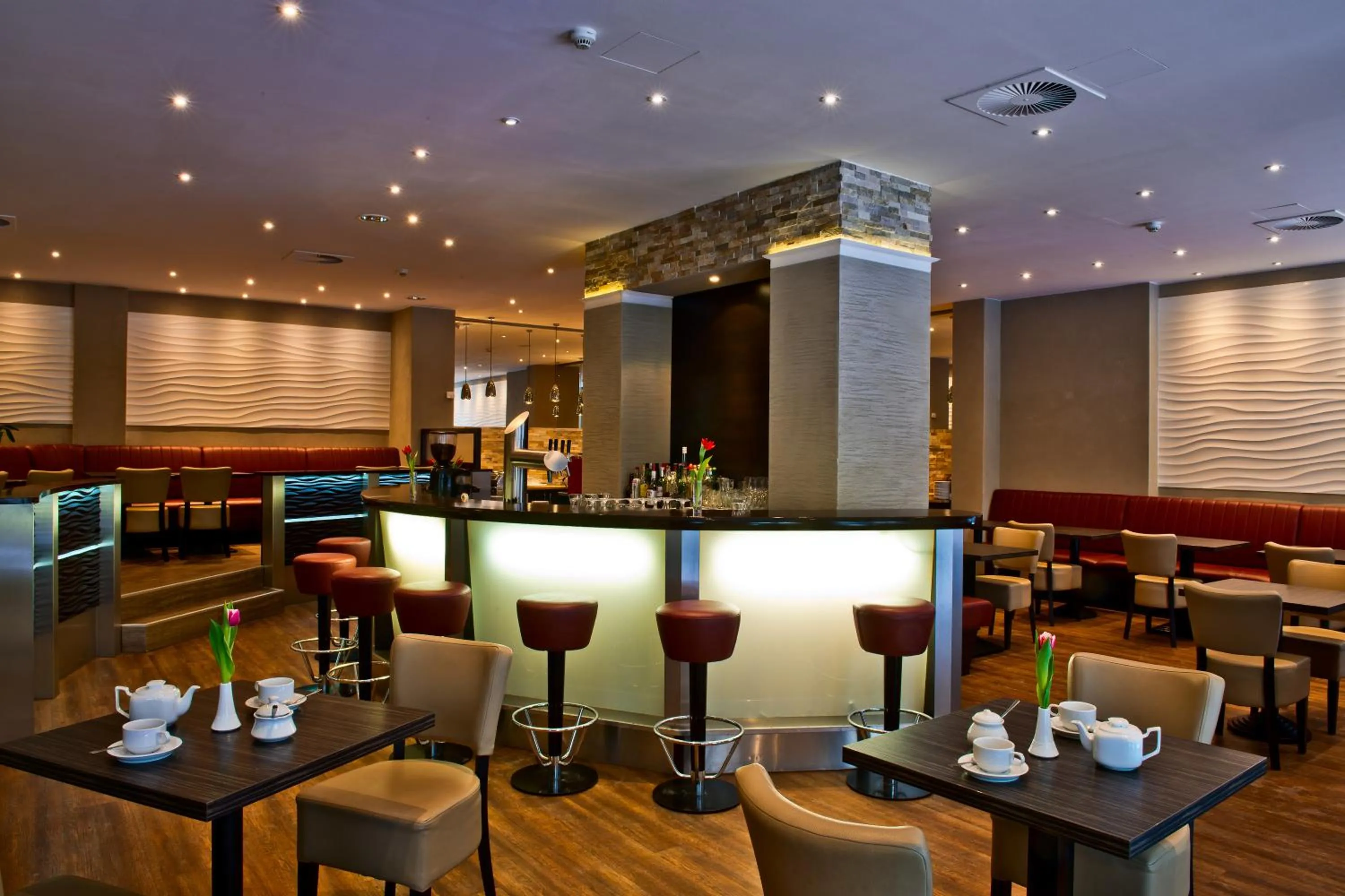 Lounge or bar in Artim Hotel