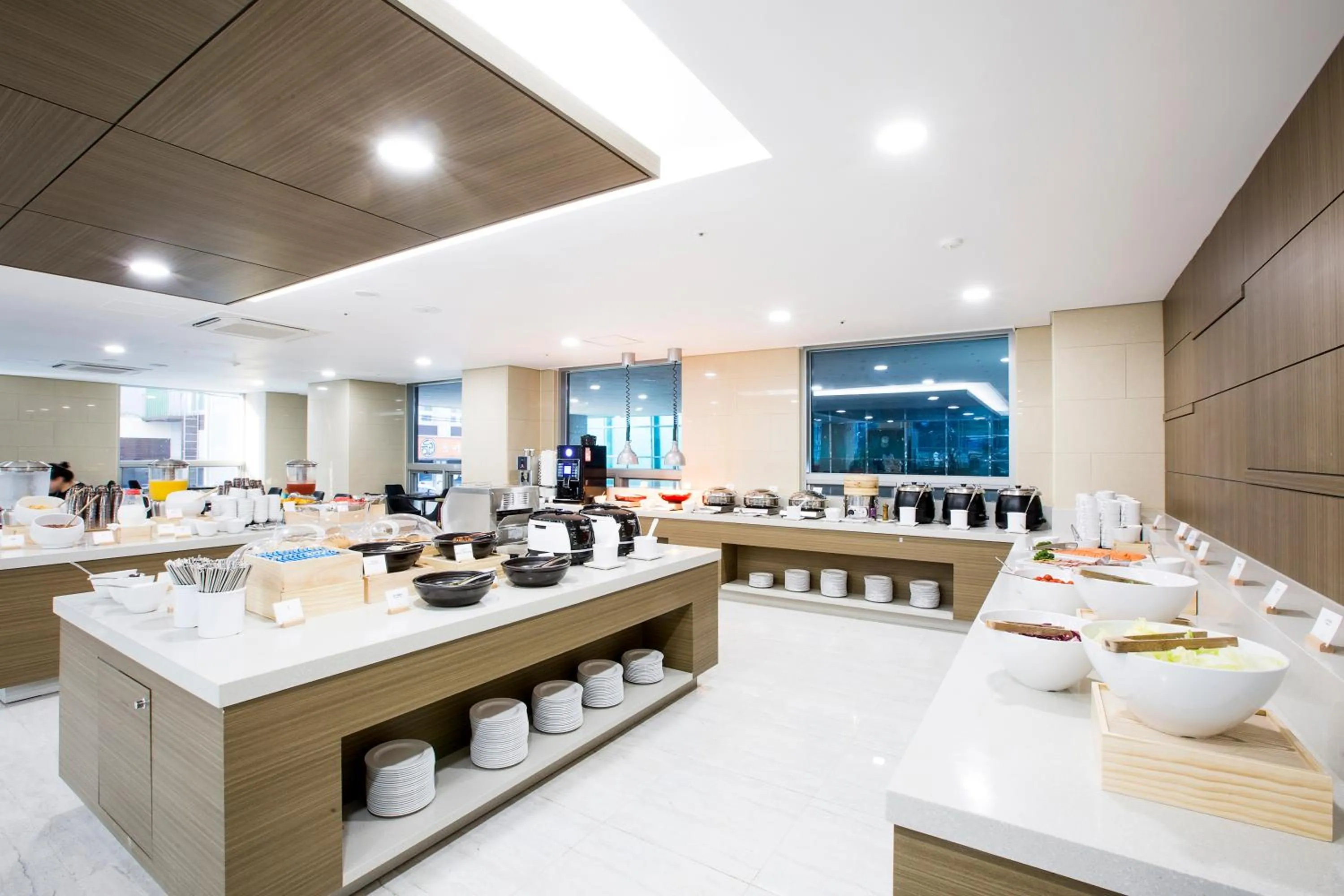 Restaurant/places to eat in Ramada by Wyndham Jeju City Hall