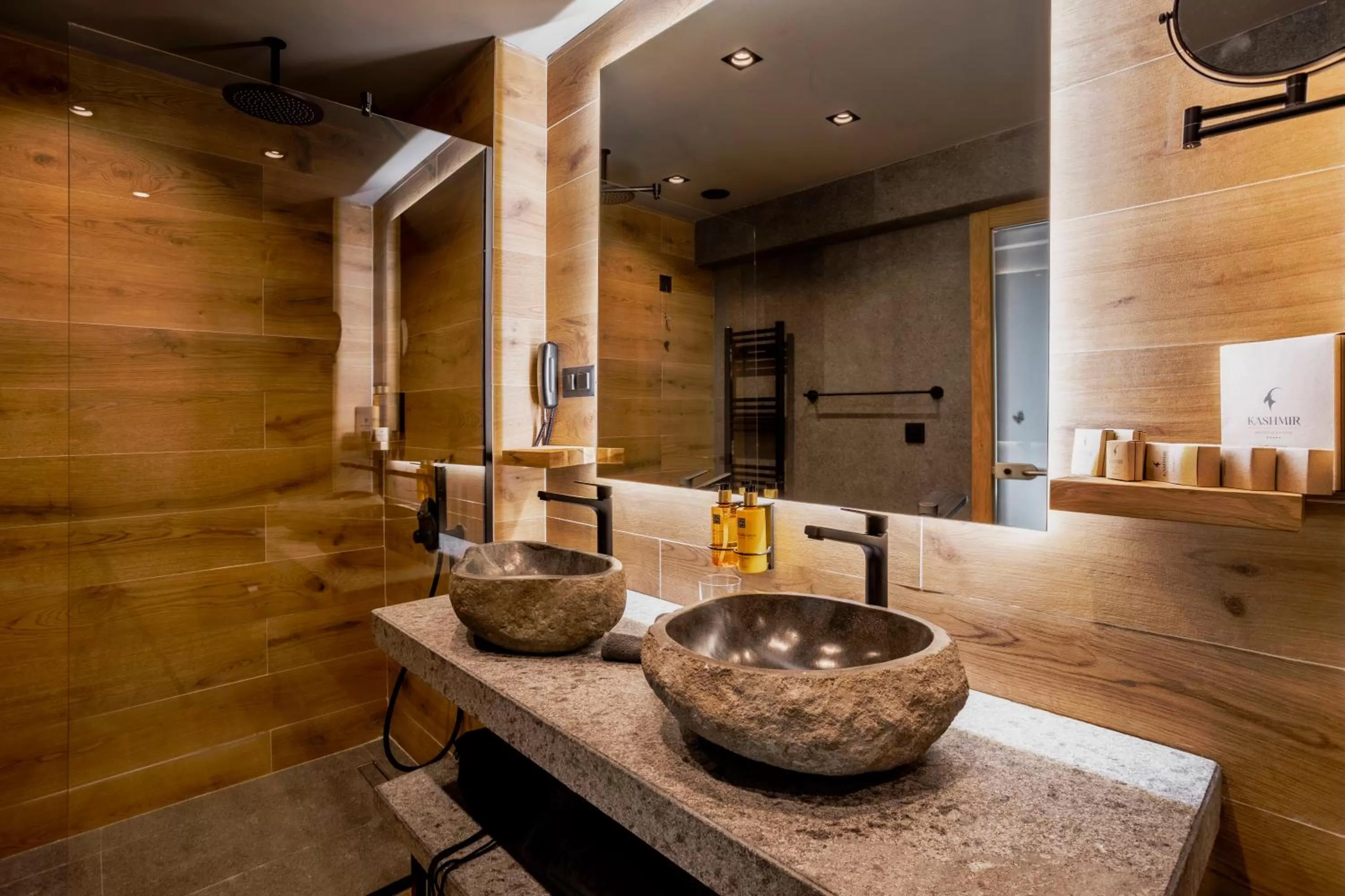 Bathroom in Kashmir Wellness & SPA Hotel Adults Only