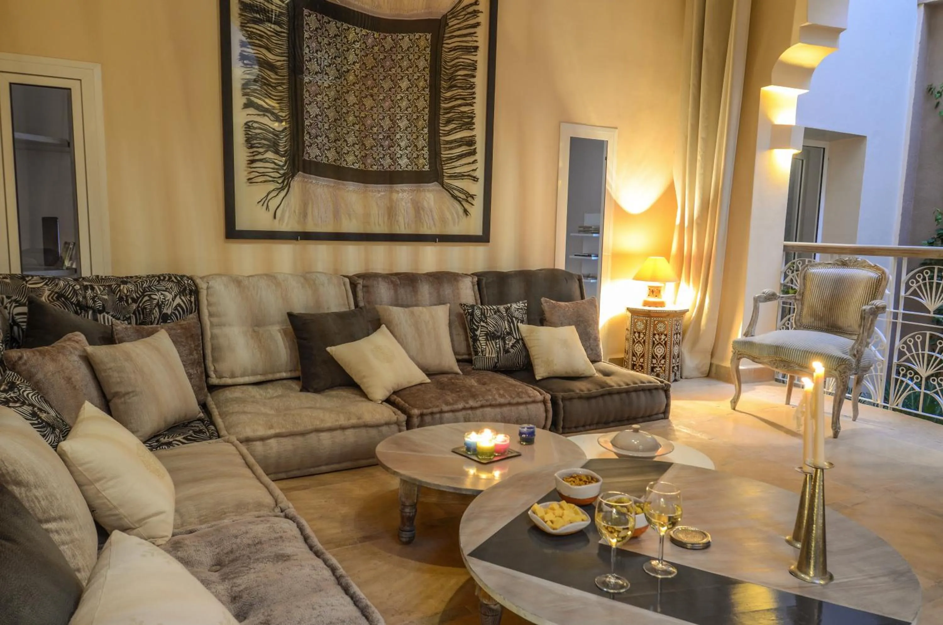 Lounge or bar in Riad Ayni